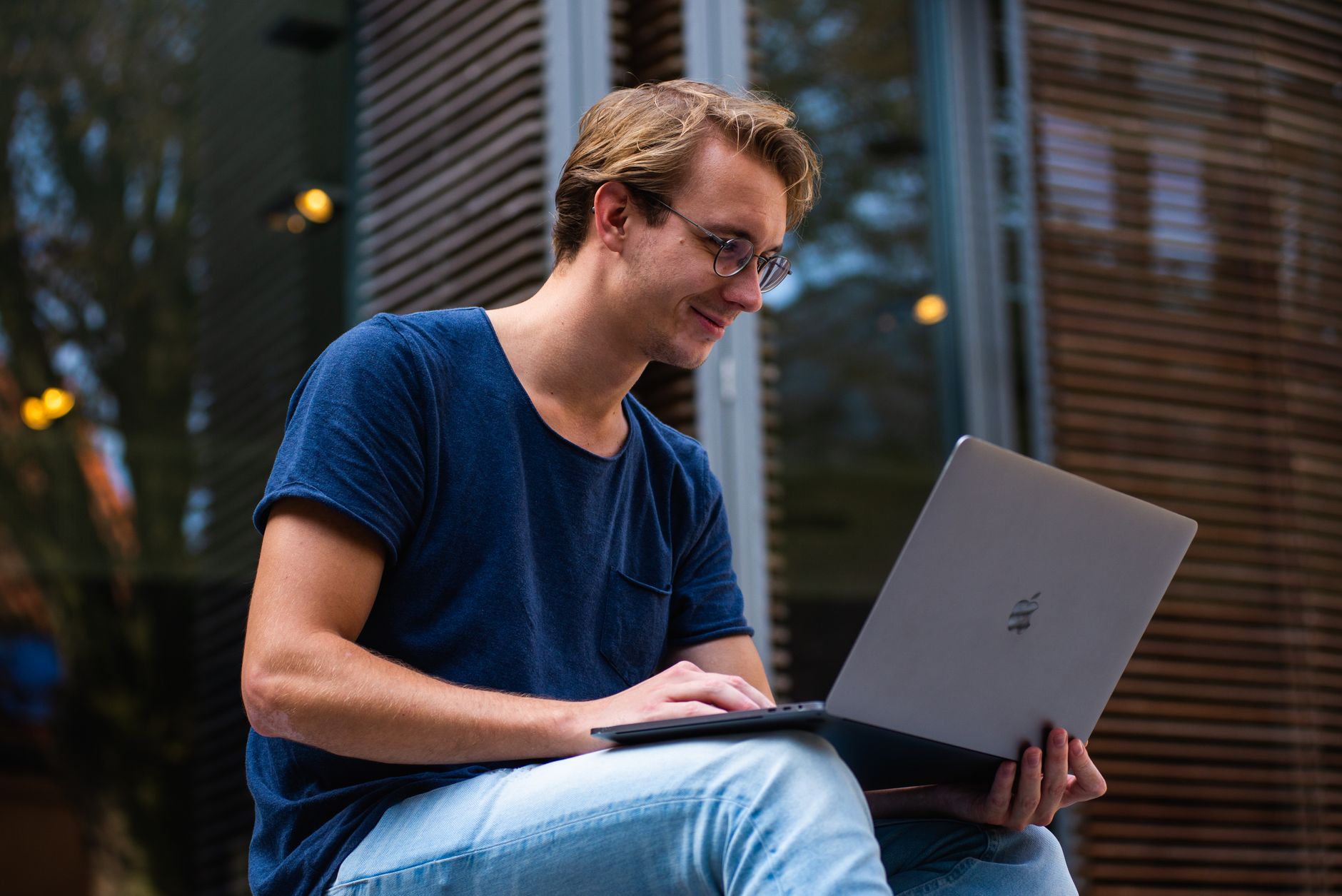 Fund in Echzell: Junge buddelt 1.700 Jahre alte Römermünze auf Kita-Gelände aus