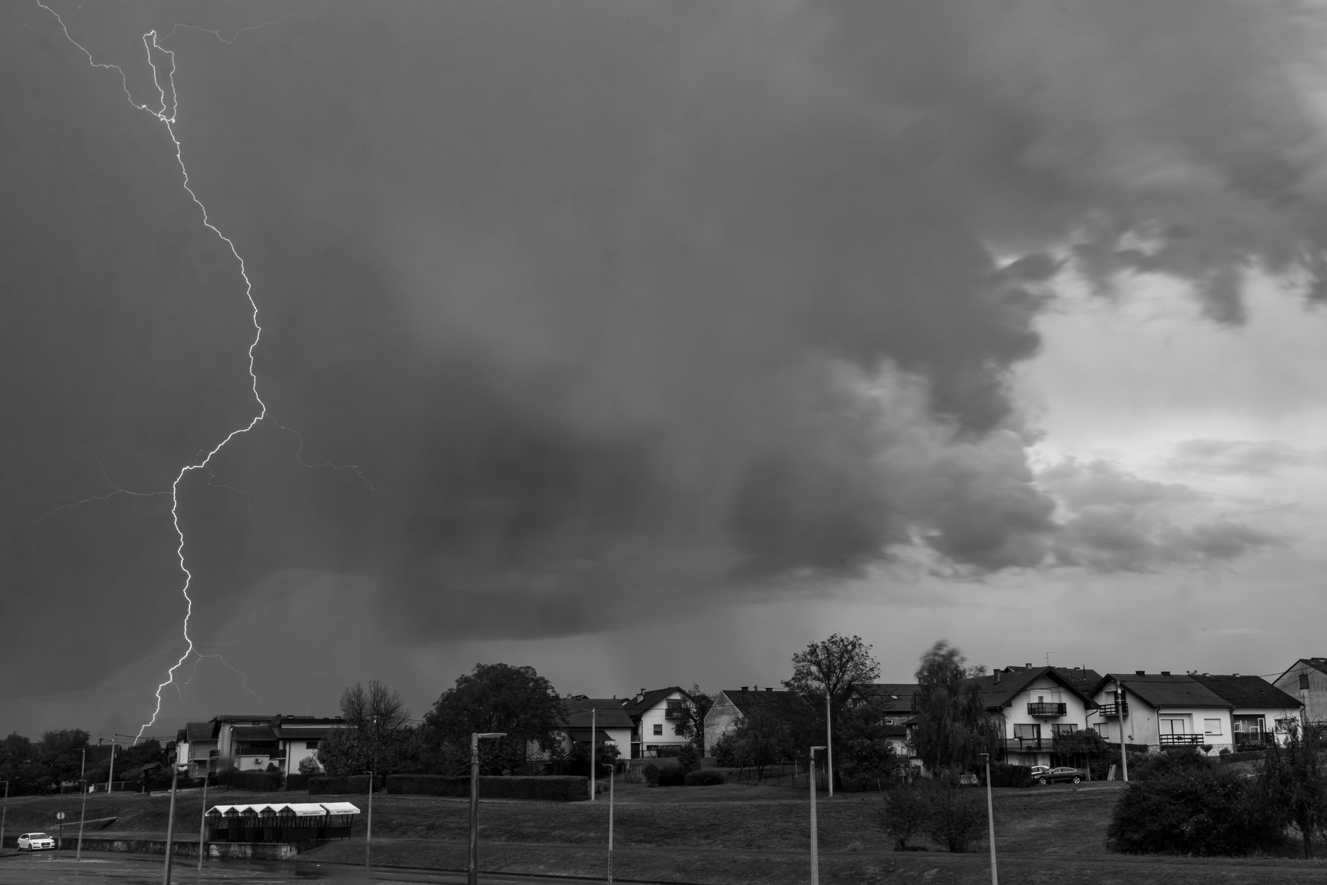 Kräftige Gewitter und Sturmböen nach Hitze erwartet