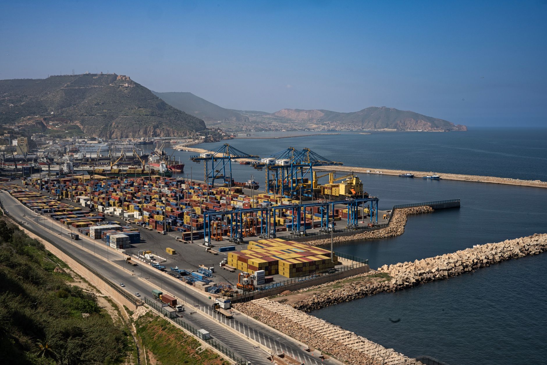 Nordafrika - Ceuta weiter das Ziel Hunderter Menschen - EU-Kommission bietet Spanien Hilfe an