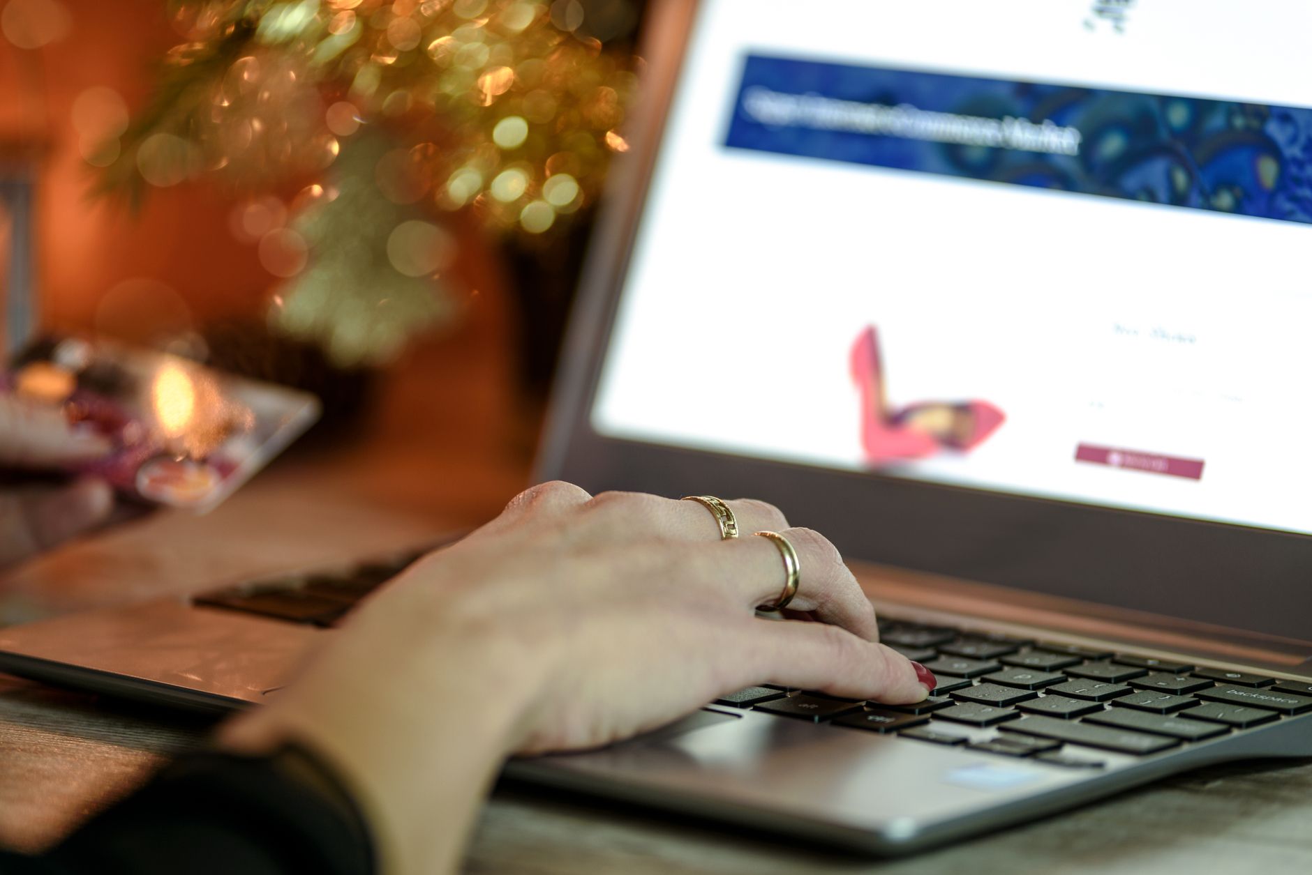 KI im Onlineshop: Wann Händler den Einsatz künftig offenlegen müssen