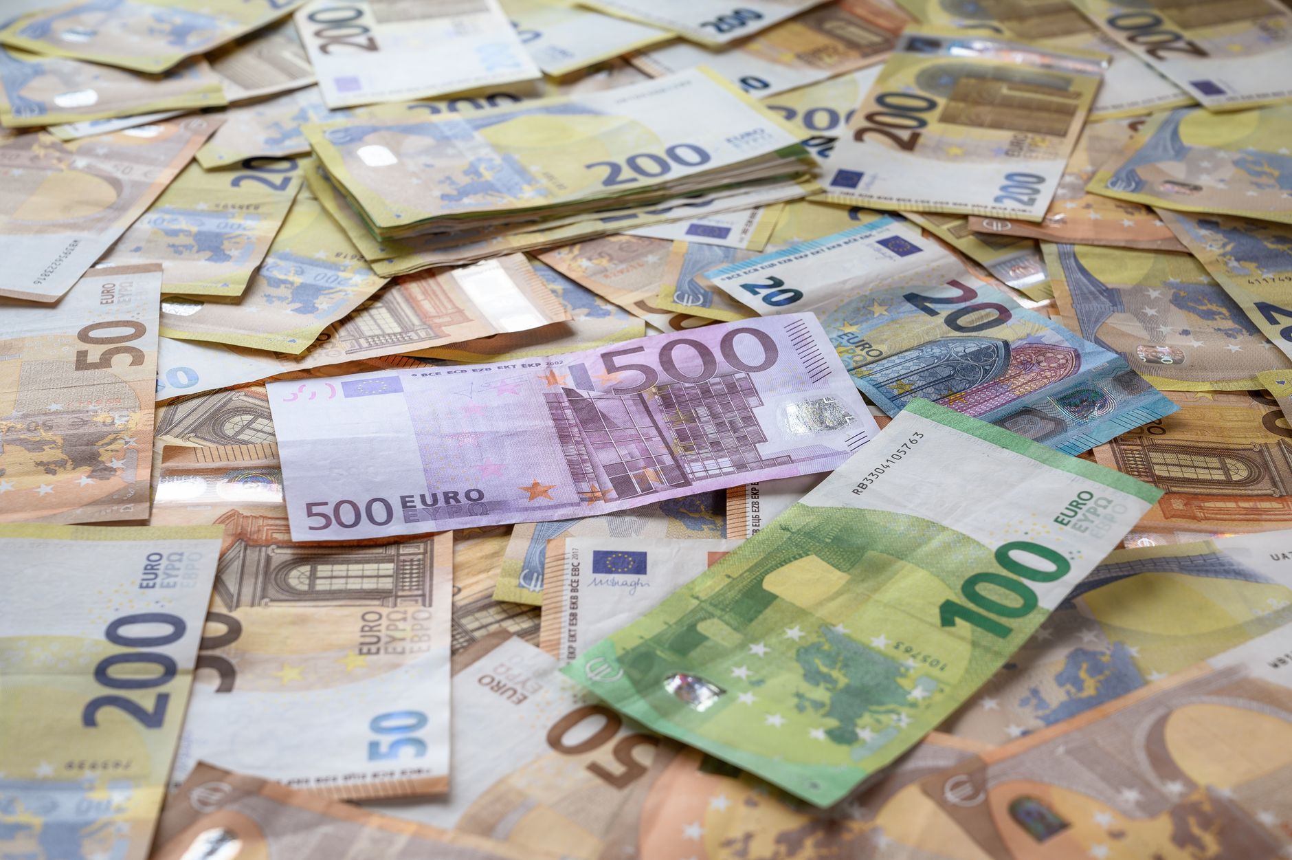 Rund 660.000 Euro Schaden: Autokäufer über gekaperte Händlerkonten abgezockt