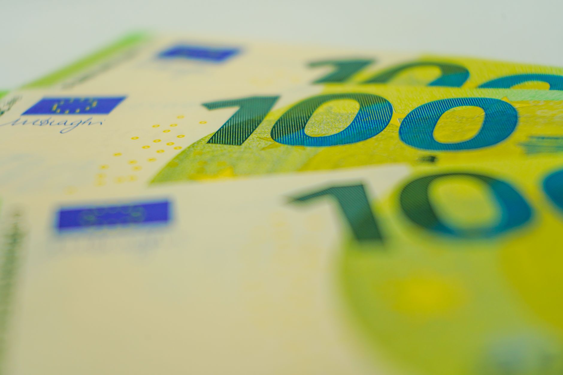 909 Euro abgebucht? Paypal-Kunden müssen jetzt auf diese Mail achten