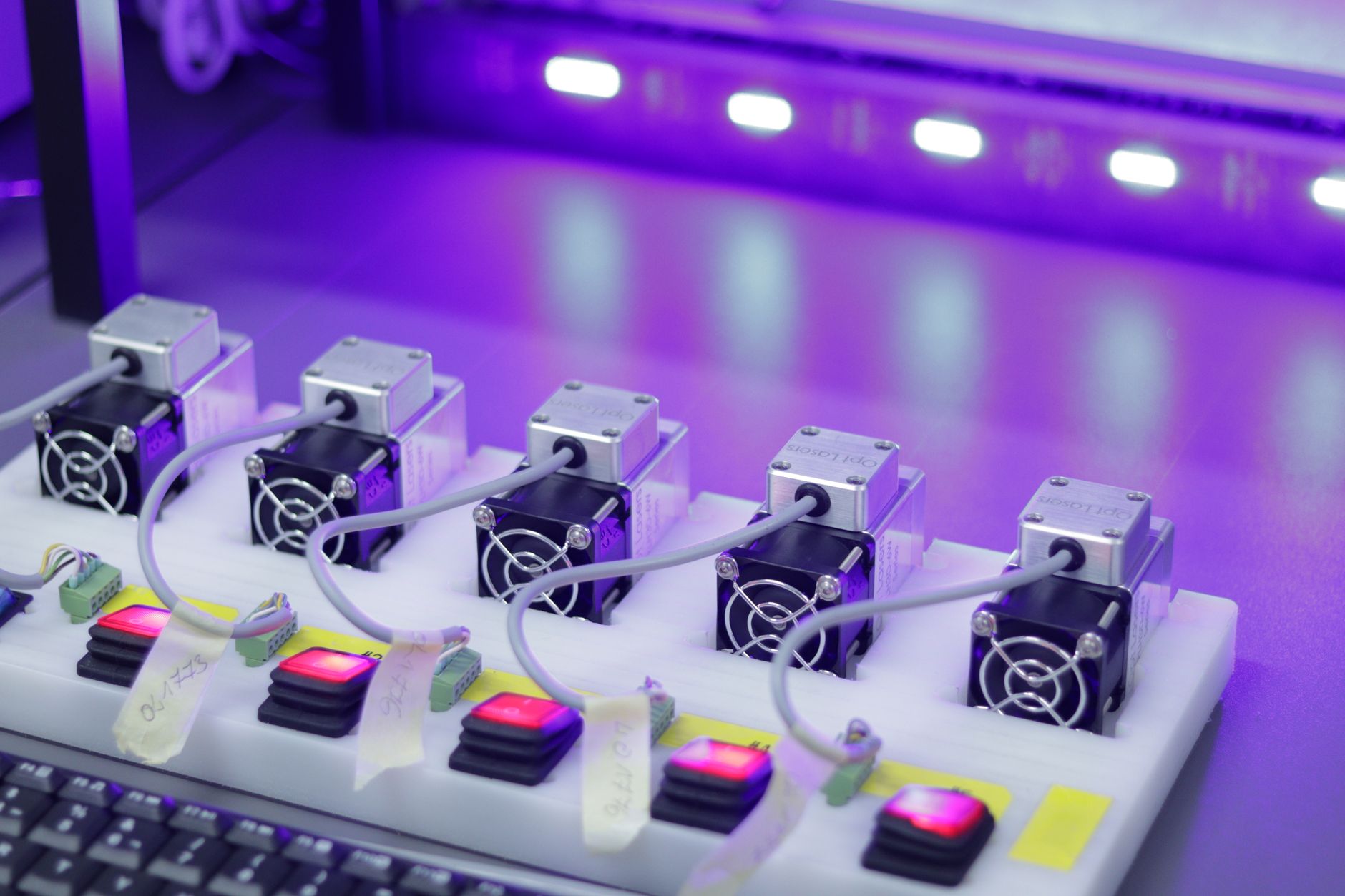 Terahertzforschung: Photonischer Zeitkristall führt zu neuer Lasertechnik