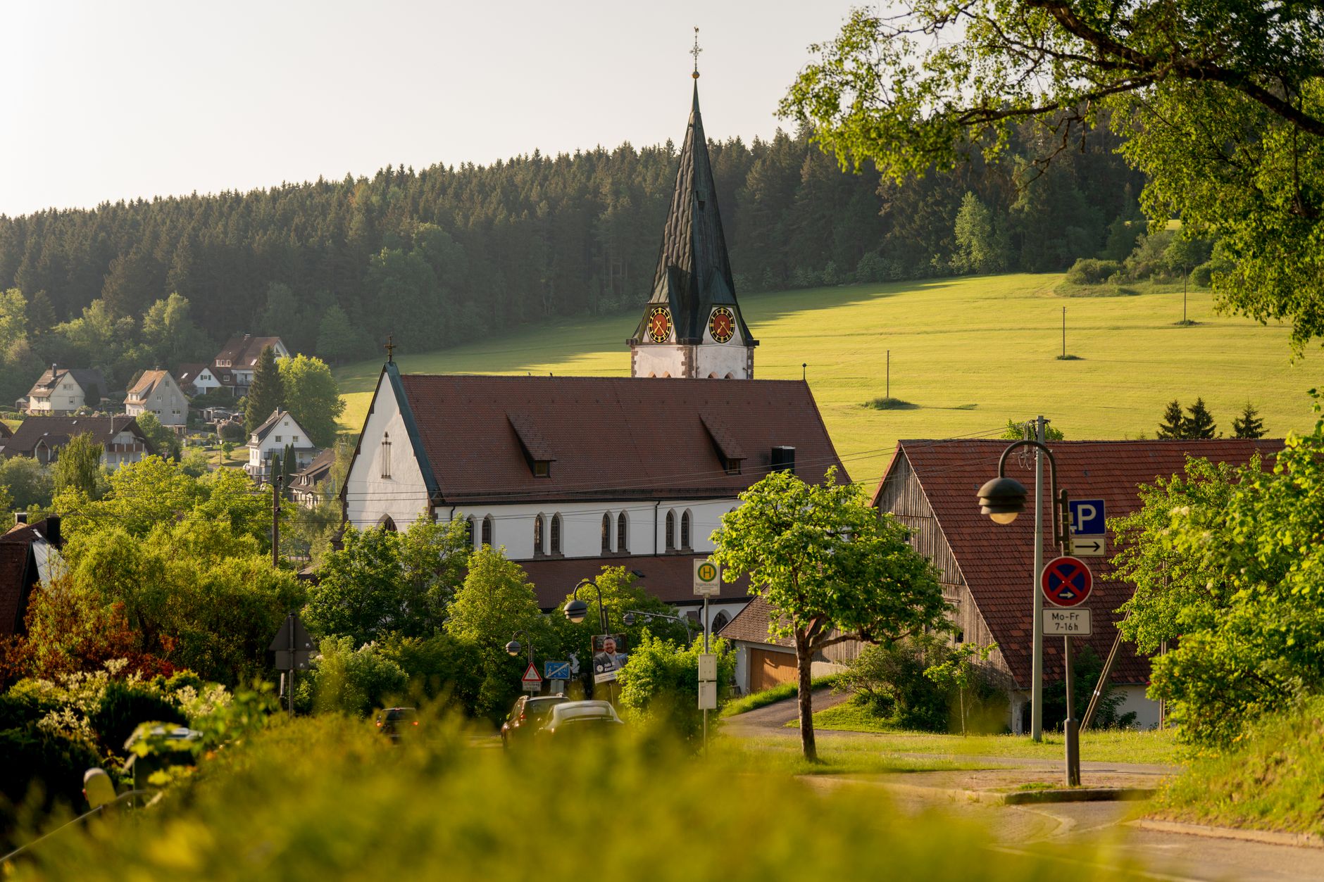Bayern - Muslimischer Gebetsanzeiger bei Penzberg erneut verunstaltet