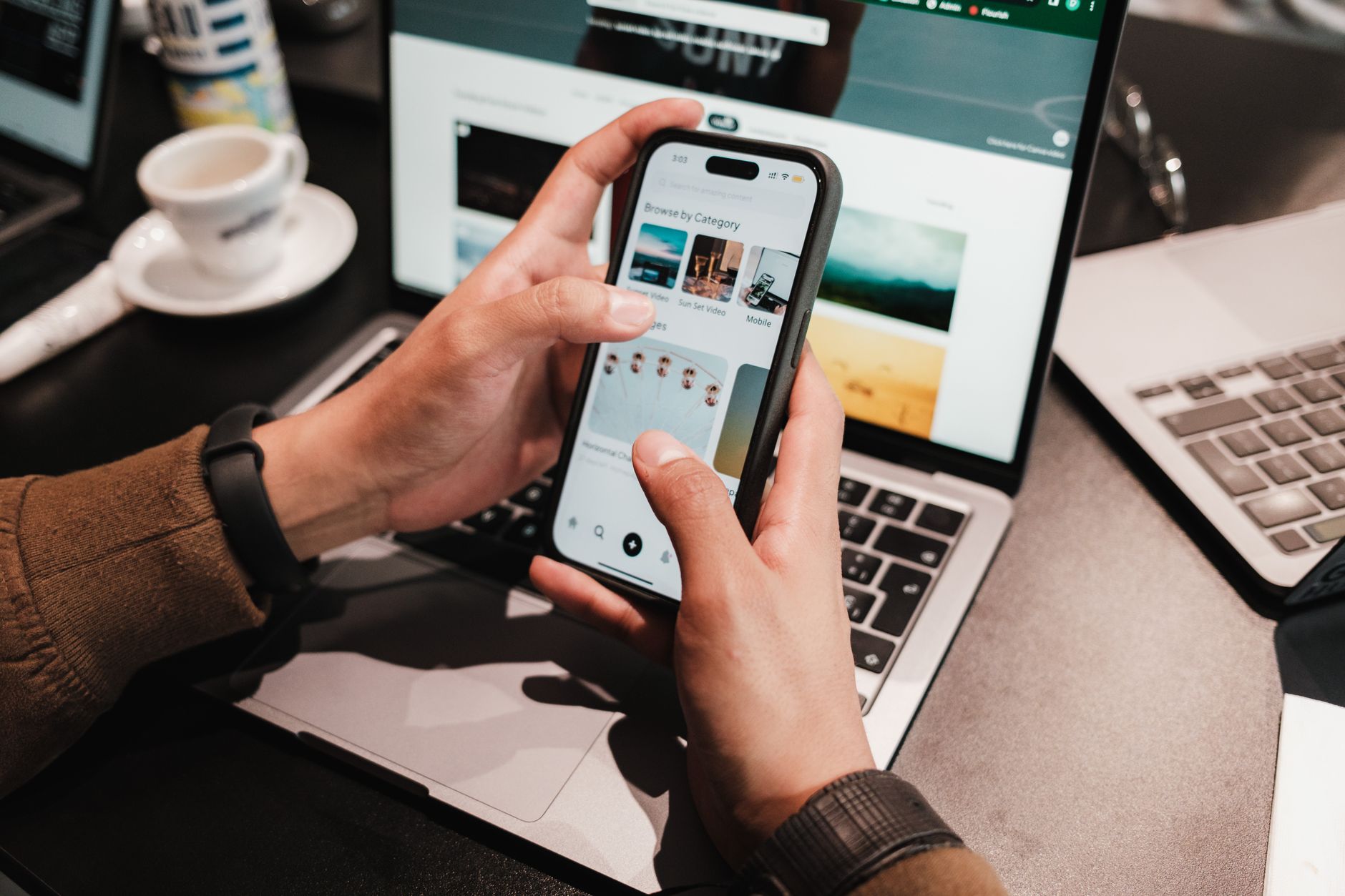 Lokale KI statt ChatGPT: Diese 4 Tools laufen komplett ohne Cloud