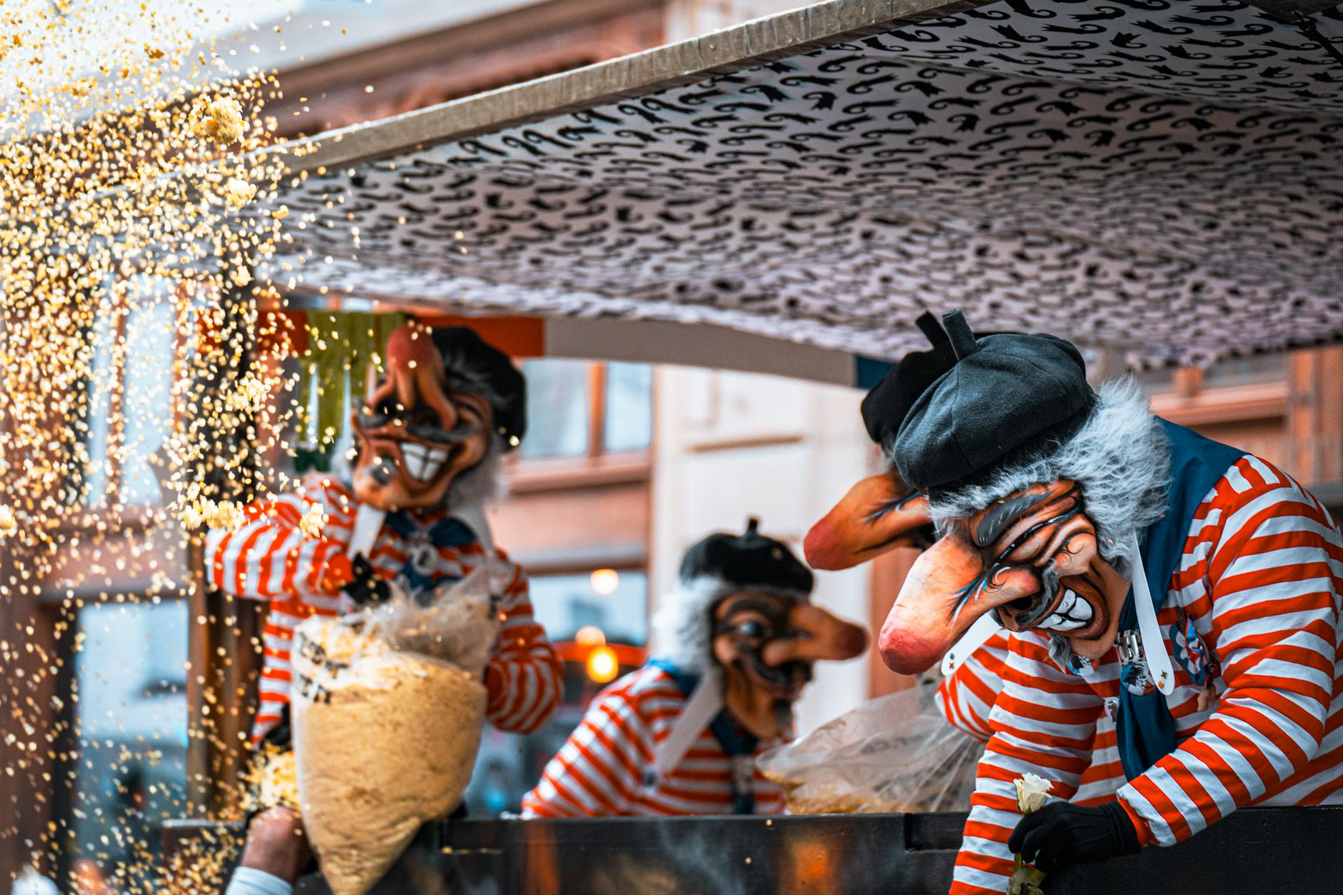 Unrechtsjustiz - Düsseldorfer Karnevals-Wagenbauer Tilly findet russisches Urteil gegen ihn "bedrohlich", aber auch "lächerlich"