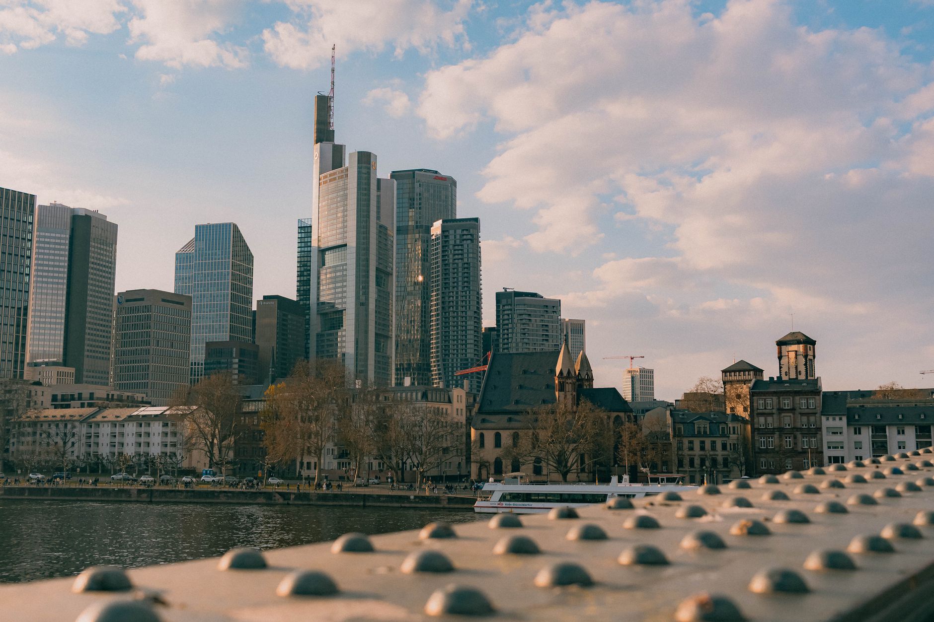 Frankfurt baut Zeltlager ab und bietet vier feste Unterkünfte für Obdachlose