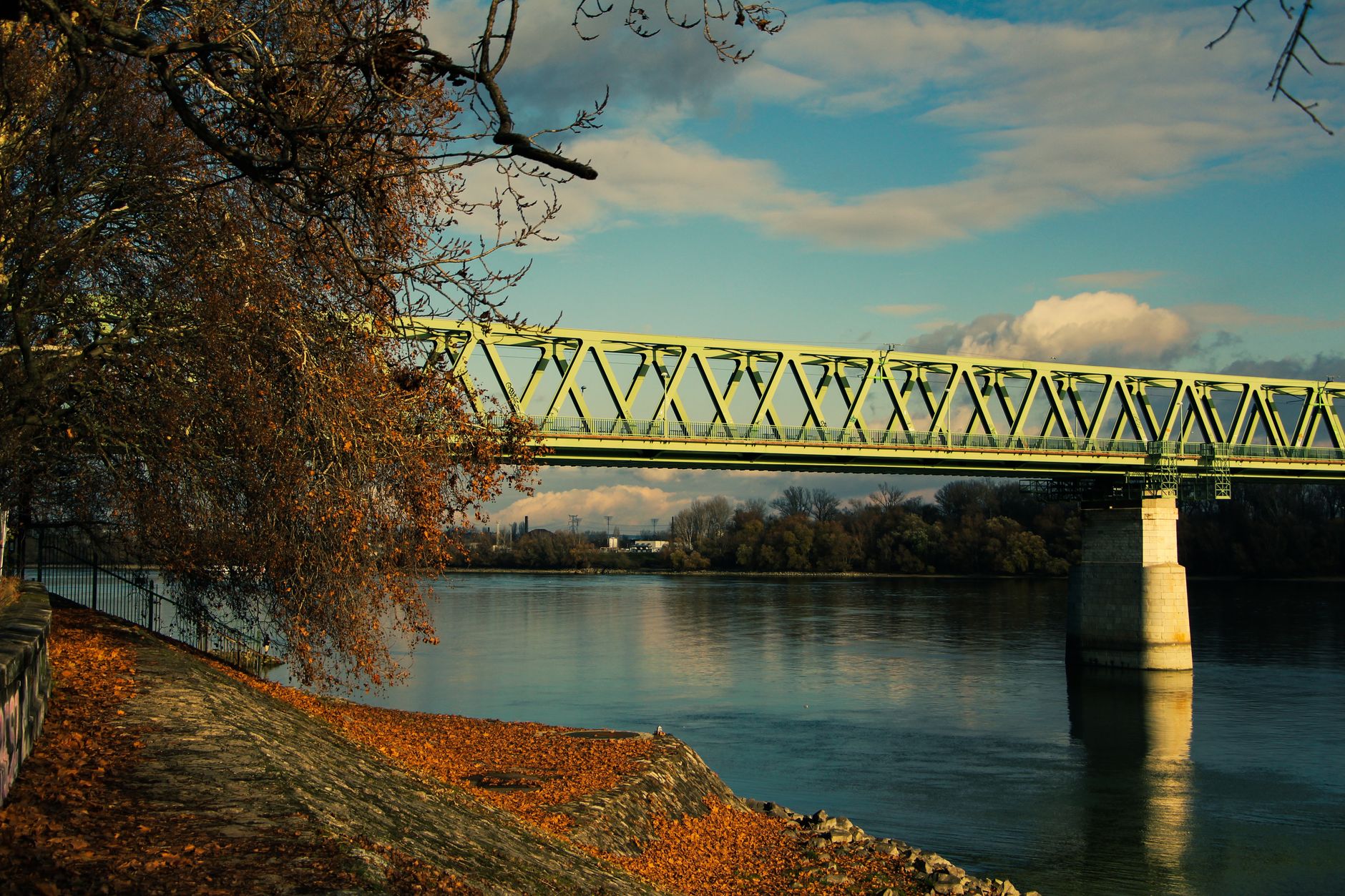 Stromkrise durch Niedrigwasser der Donau - Rumänien sprengt Felsen