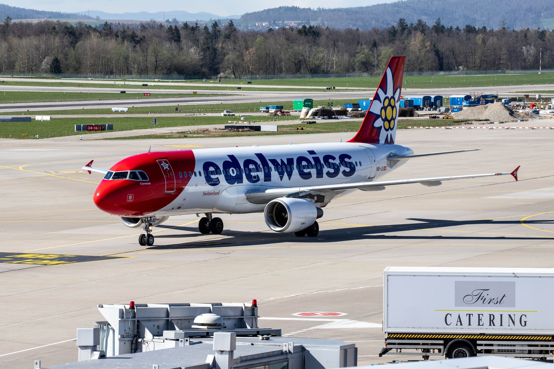 Nachhaltigkeit - Fluggesellschaften sollen mit mehr nachhaltigem Kerosin fliegen