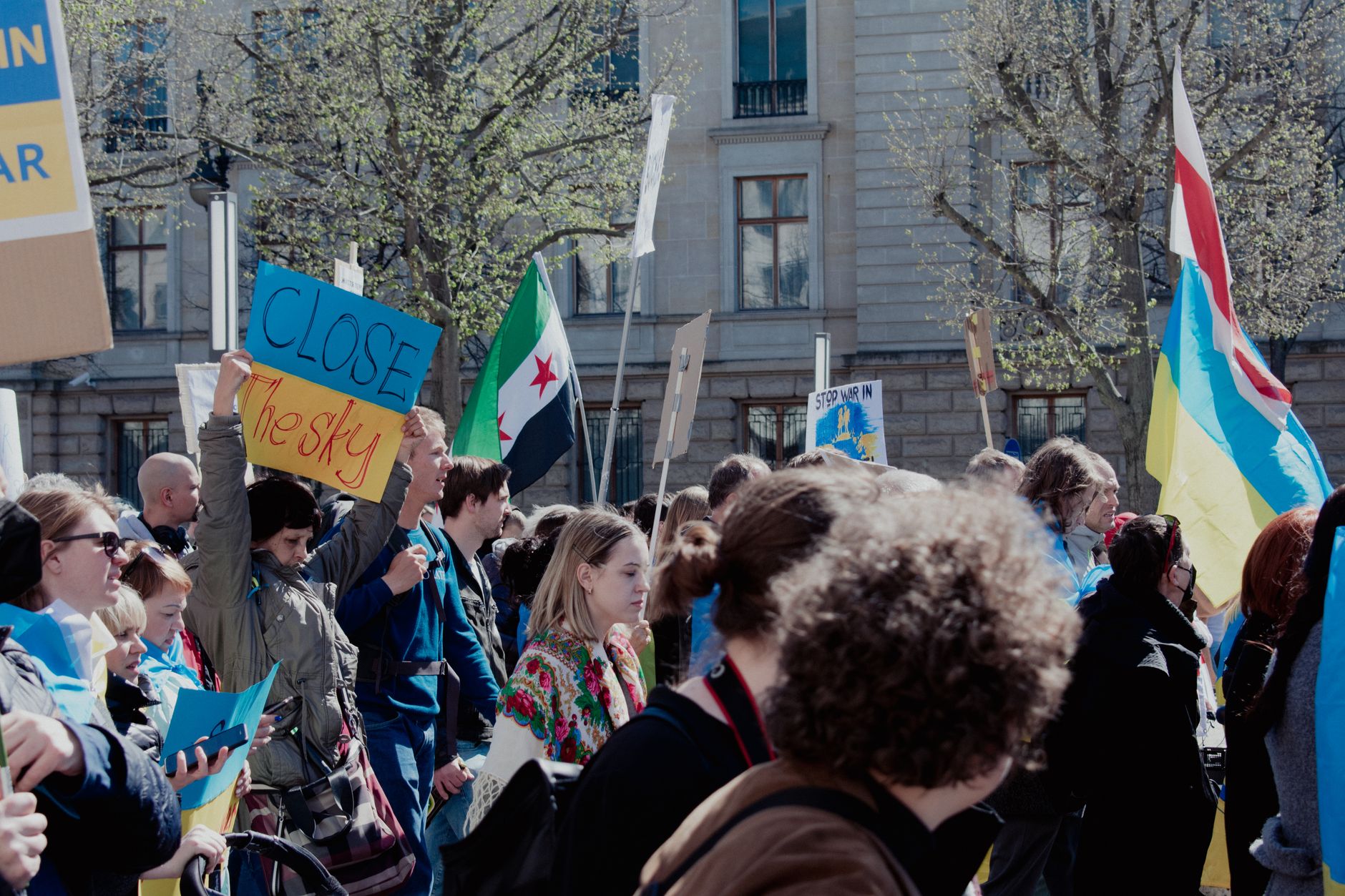 Initiative - Gewalt an Frauen: Demonstration in Berlin-Schöneberg für mehr Plätze in Frauenhäusern