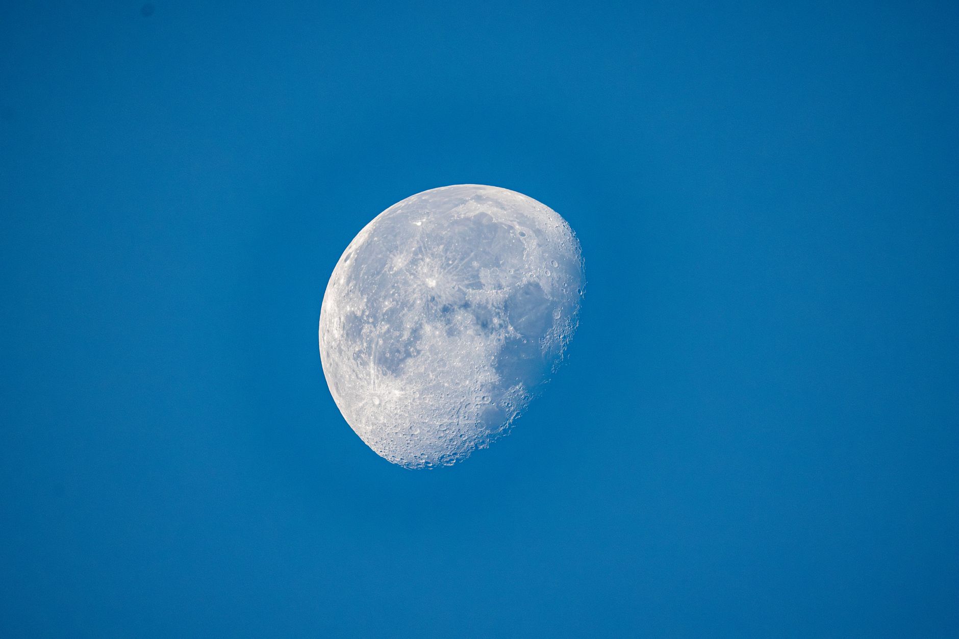 Aufschlag von SpaceX-Raketenteil auf dem Mond dokumentiert