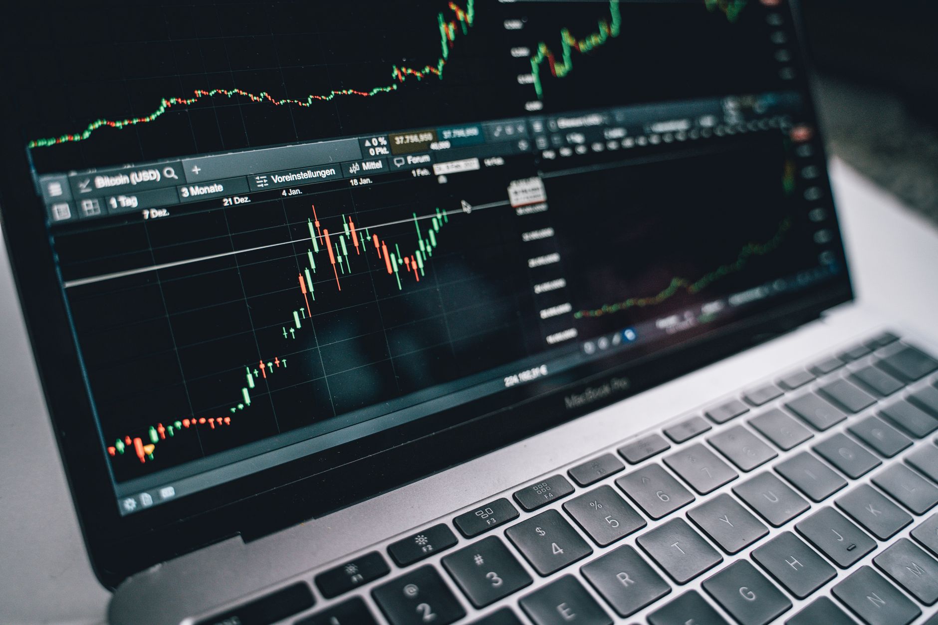 KI-Investitionen: So teilt sich die Finanzwelt in Crash-Propheten und Optimisten