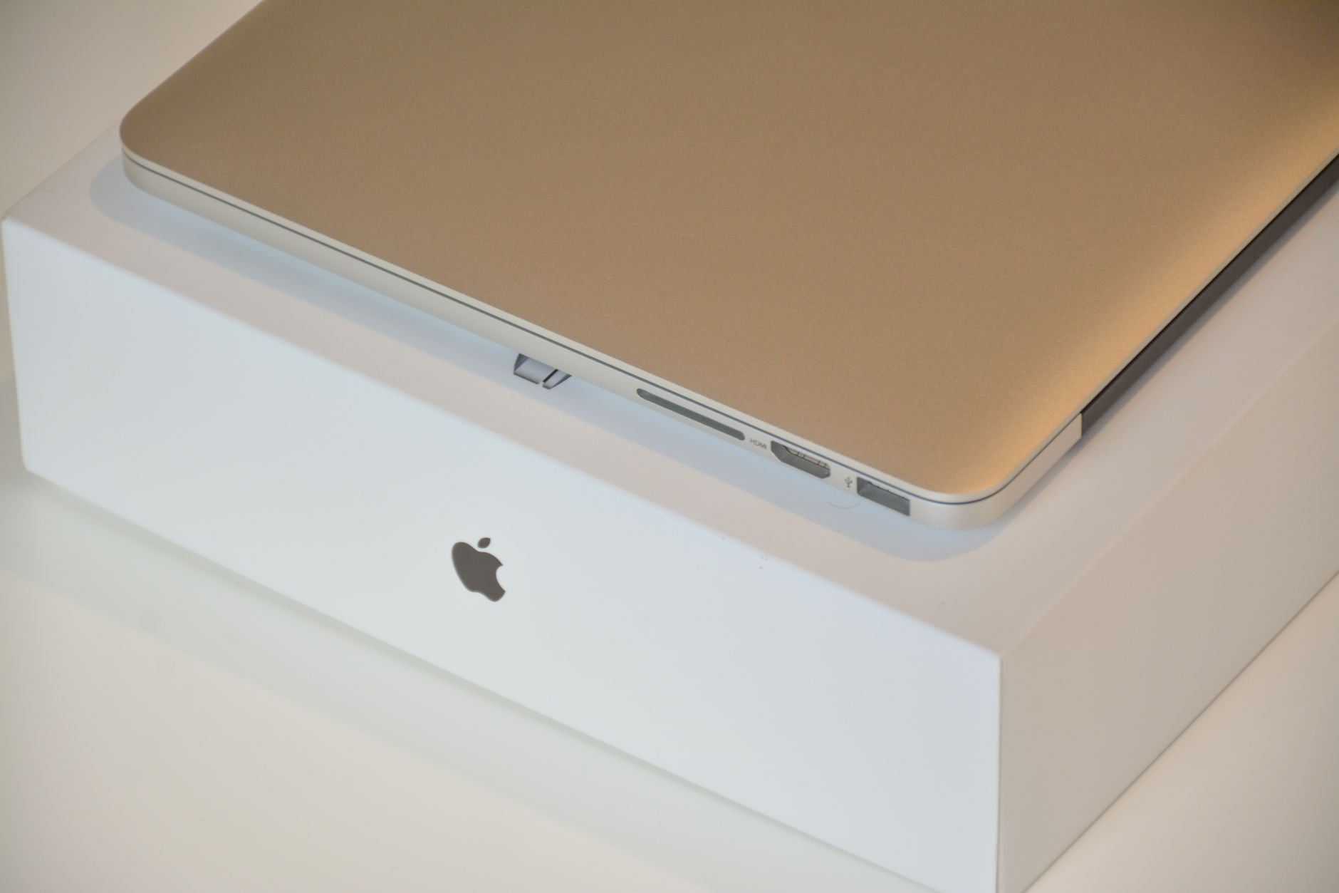 John Ternus: Kommender Apple-Chef setzt erste Management-Zeichen
