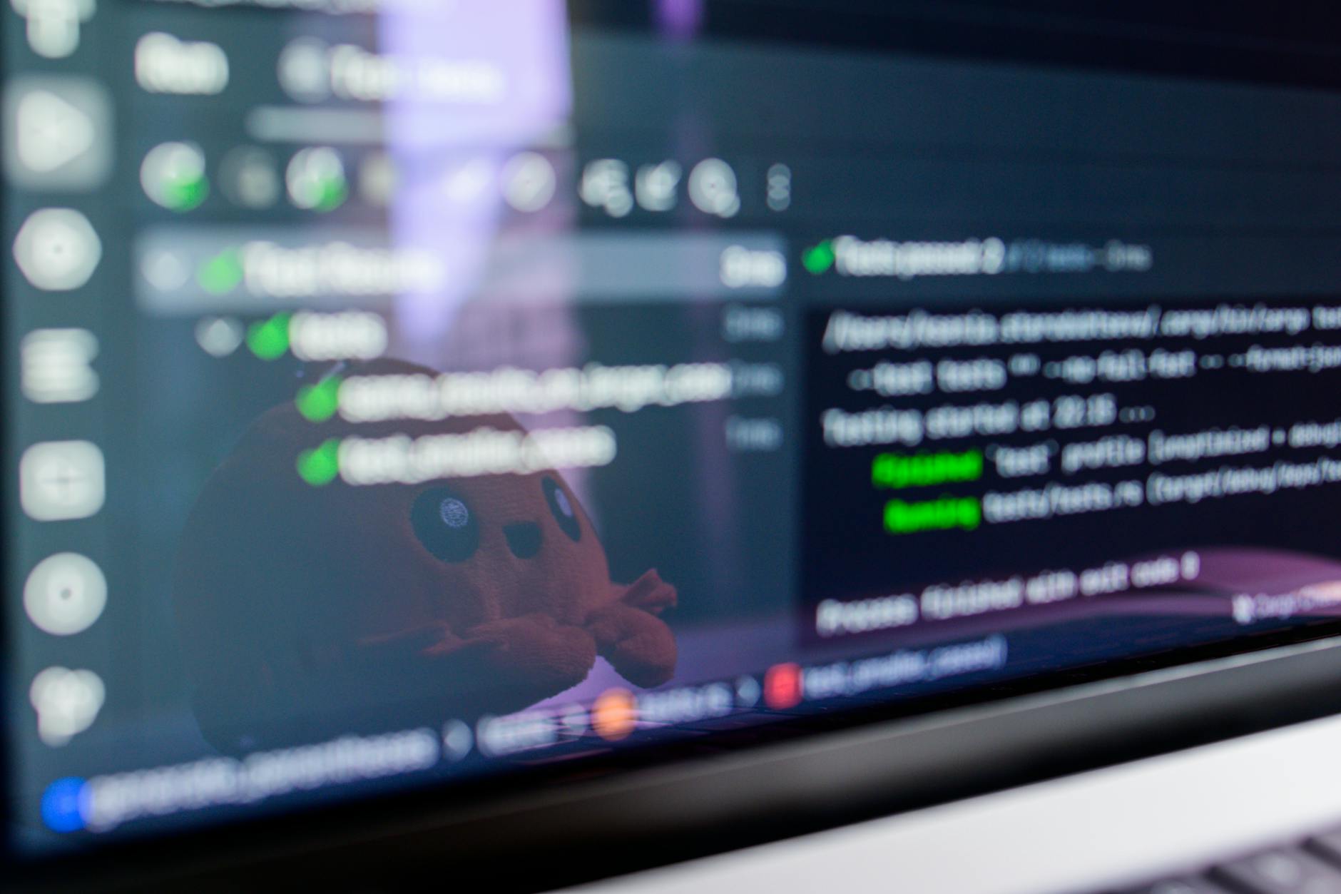 Freitag: Meta-Entlassungen wegen KI, Intel-Aktiensprung trotz Milliarden-Minus