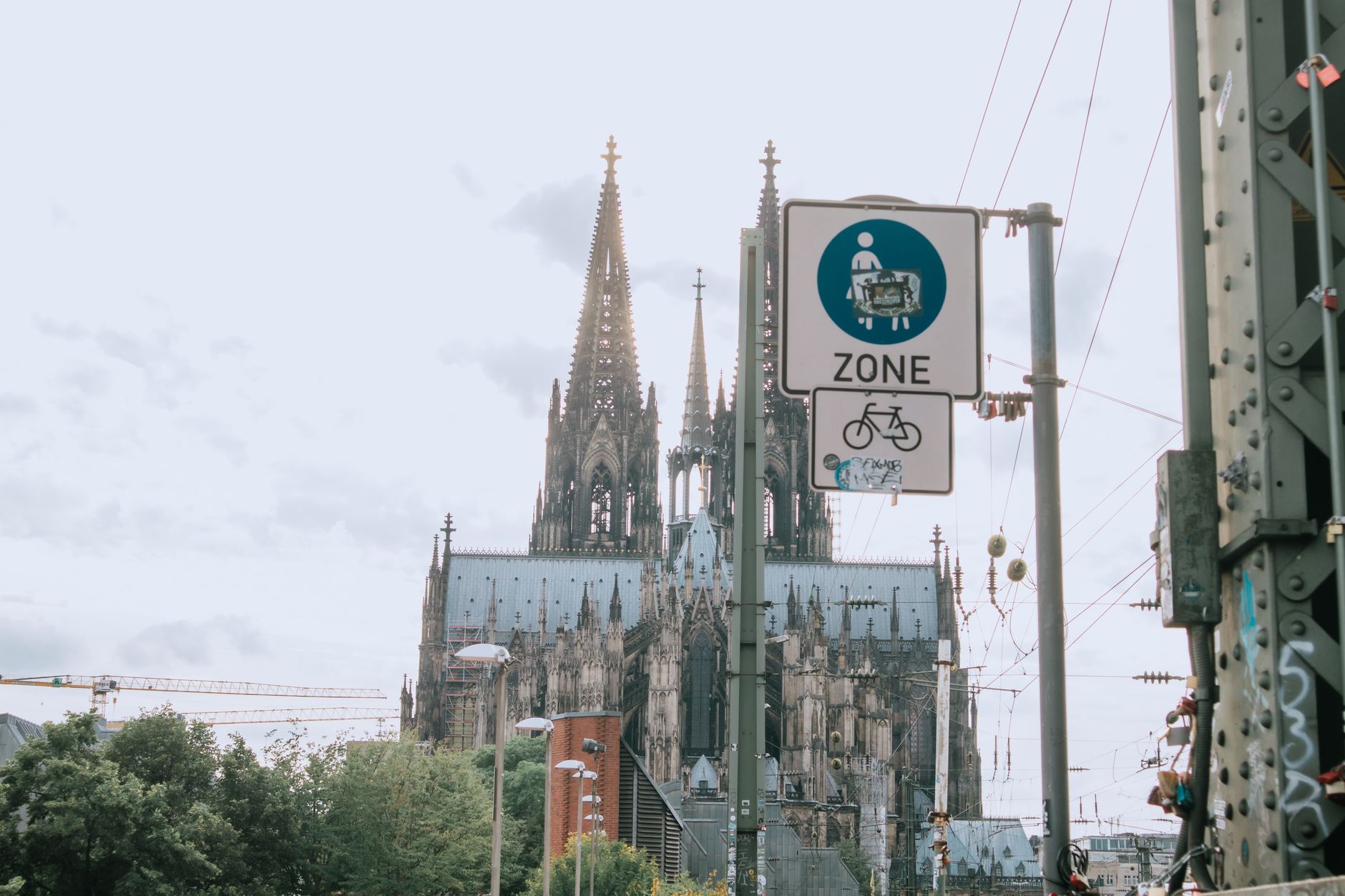 "Köln zeigt Haltung": Tausende Menschen bei queerer Demo
