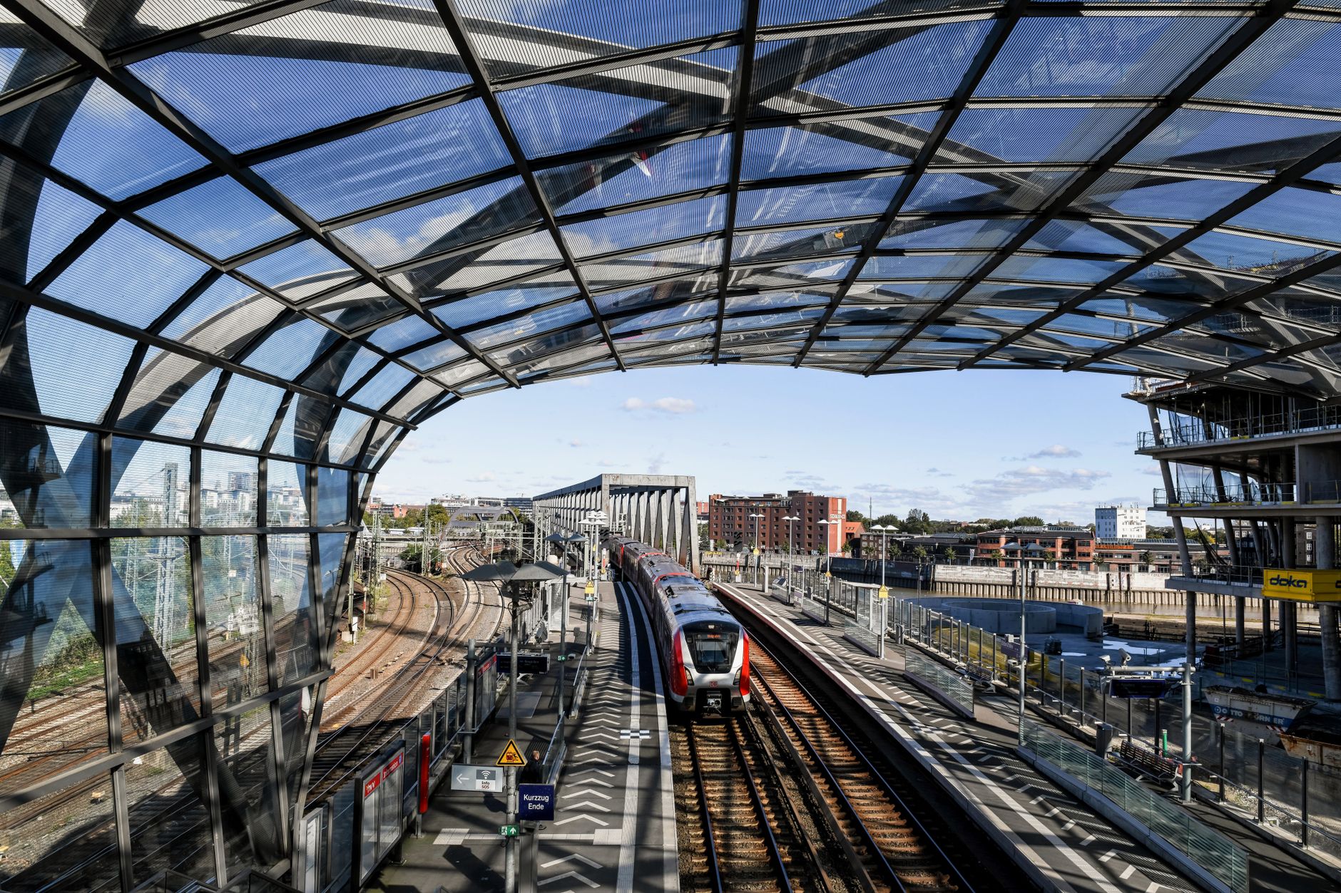 Deutsche Bahn - Mehr Übergriffe in Regionalzügen - Bodycams mit Tonaufnahmen sollen kommen