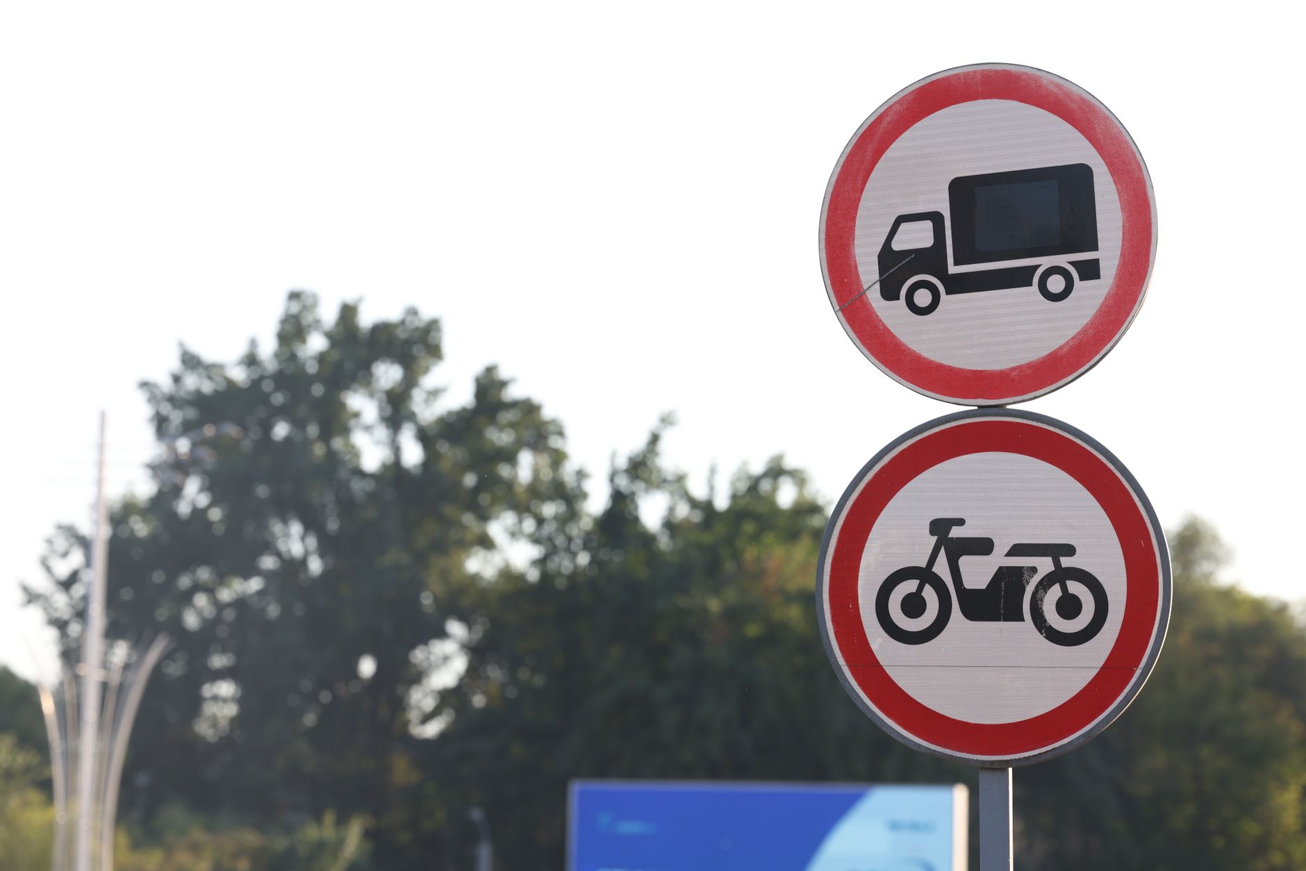 Lkw-Fahrverbot gelockert: Branche sieht kaum Entlastung durch Sonntagsfahrten