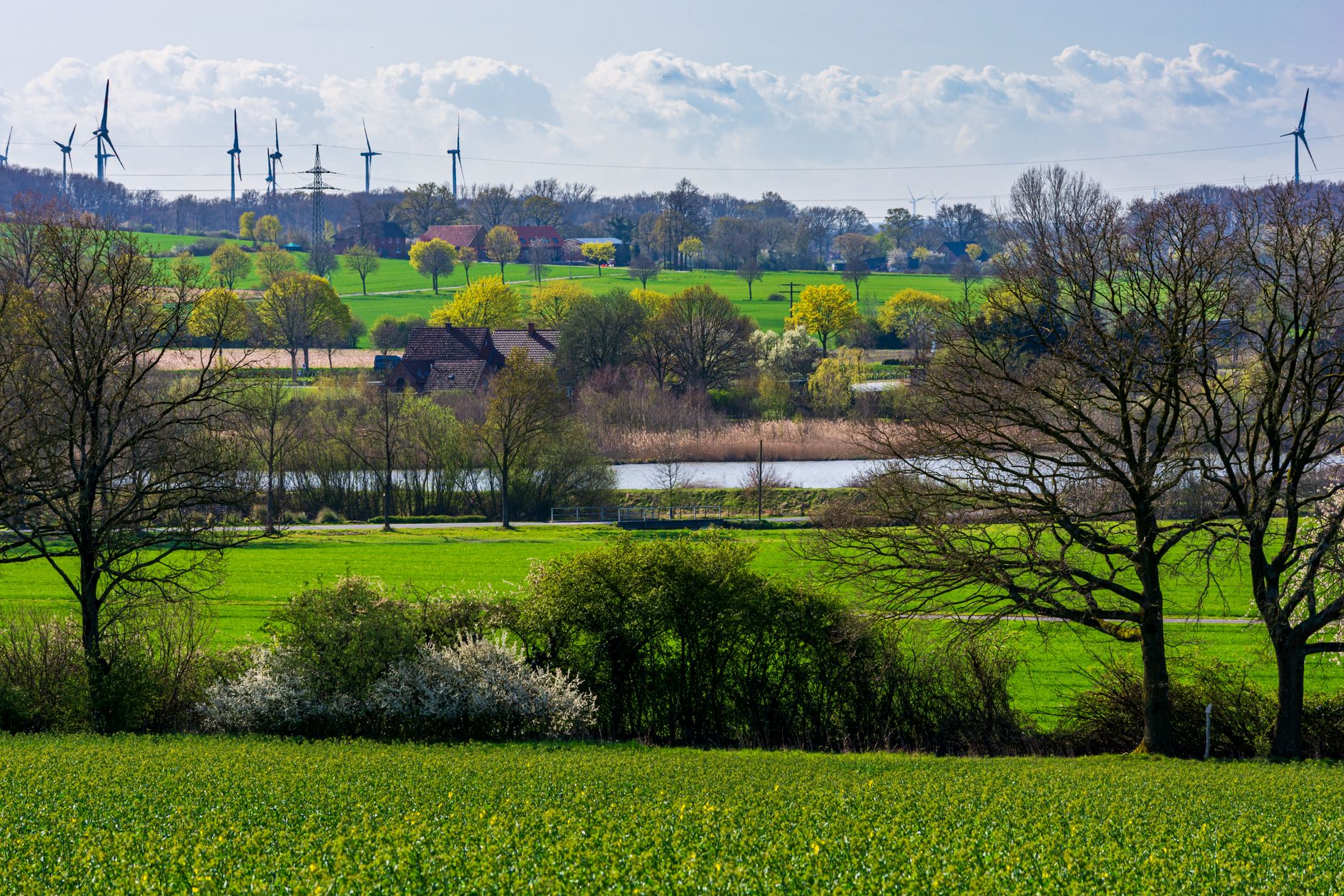 Wetter - Meist sonnig, im Norden und Teilen des Ostens vereinzelte Gewitter - 18 bis 33 Grad