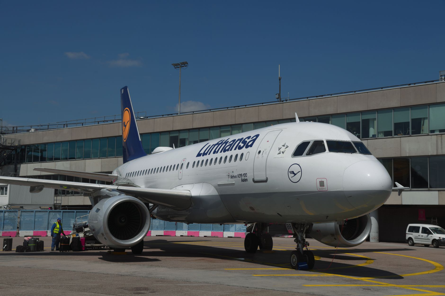Satelliteninternet: Lufthansa startet Starlink frei