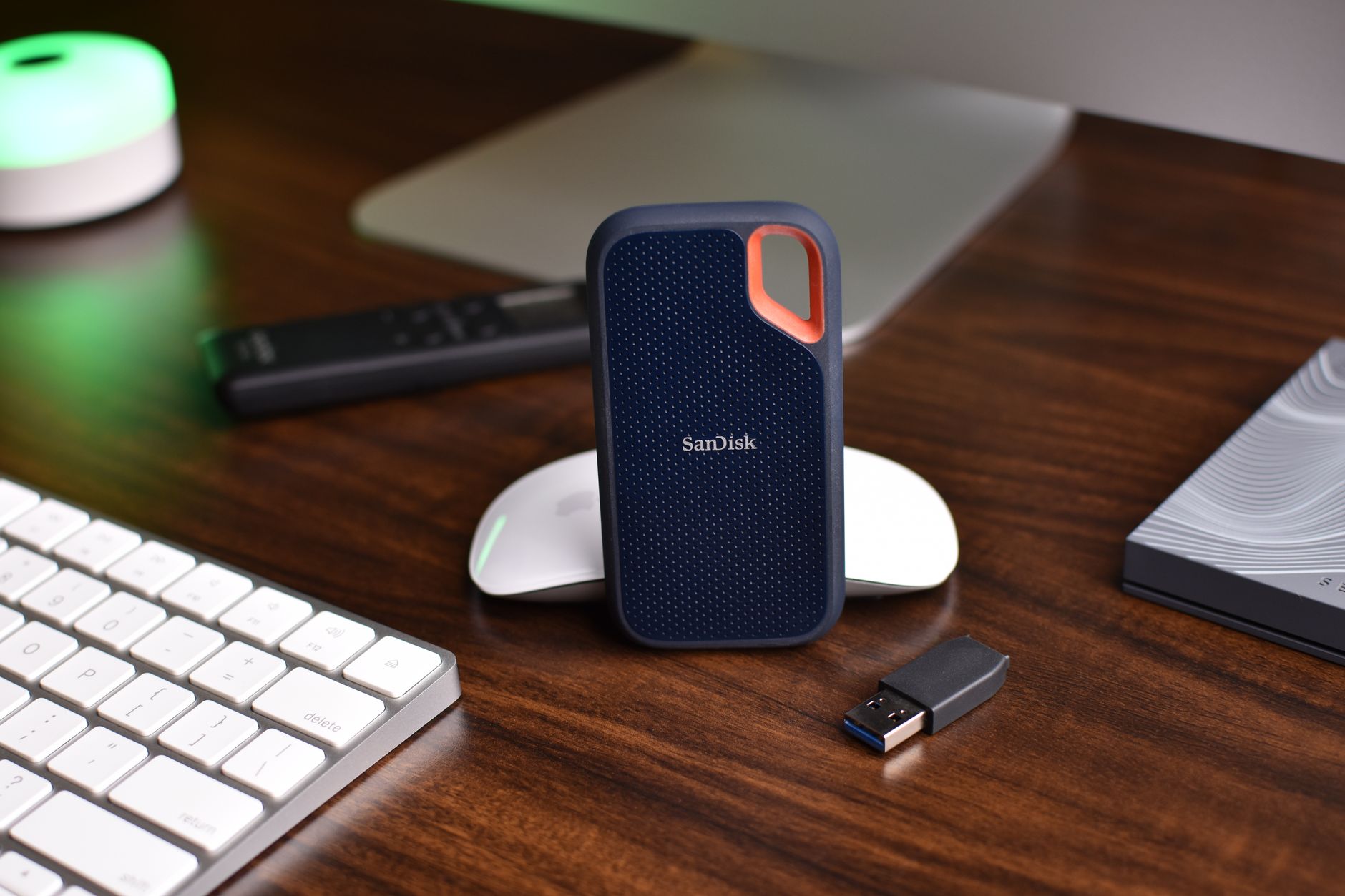 heise+ | Festplatten-Neuheiten im Test: 3,5 Zoll ohne Netzteil und RAID mit Thunderbolt 5