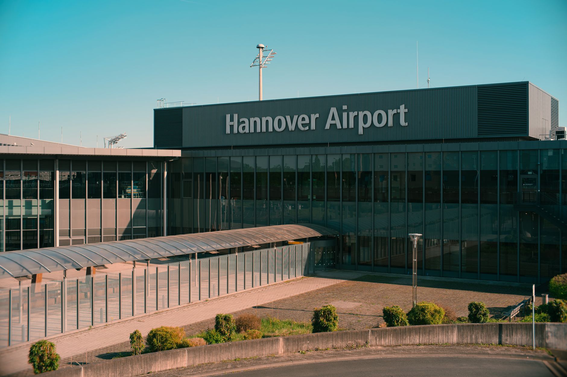 Sicherheit - Nach Drohnensichtung Flugbetrieb in Hannover zeitweise eingestellt
