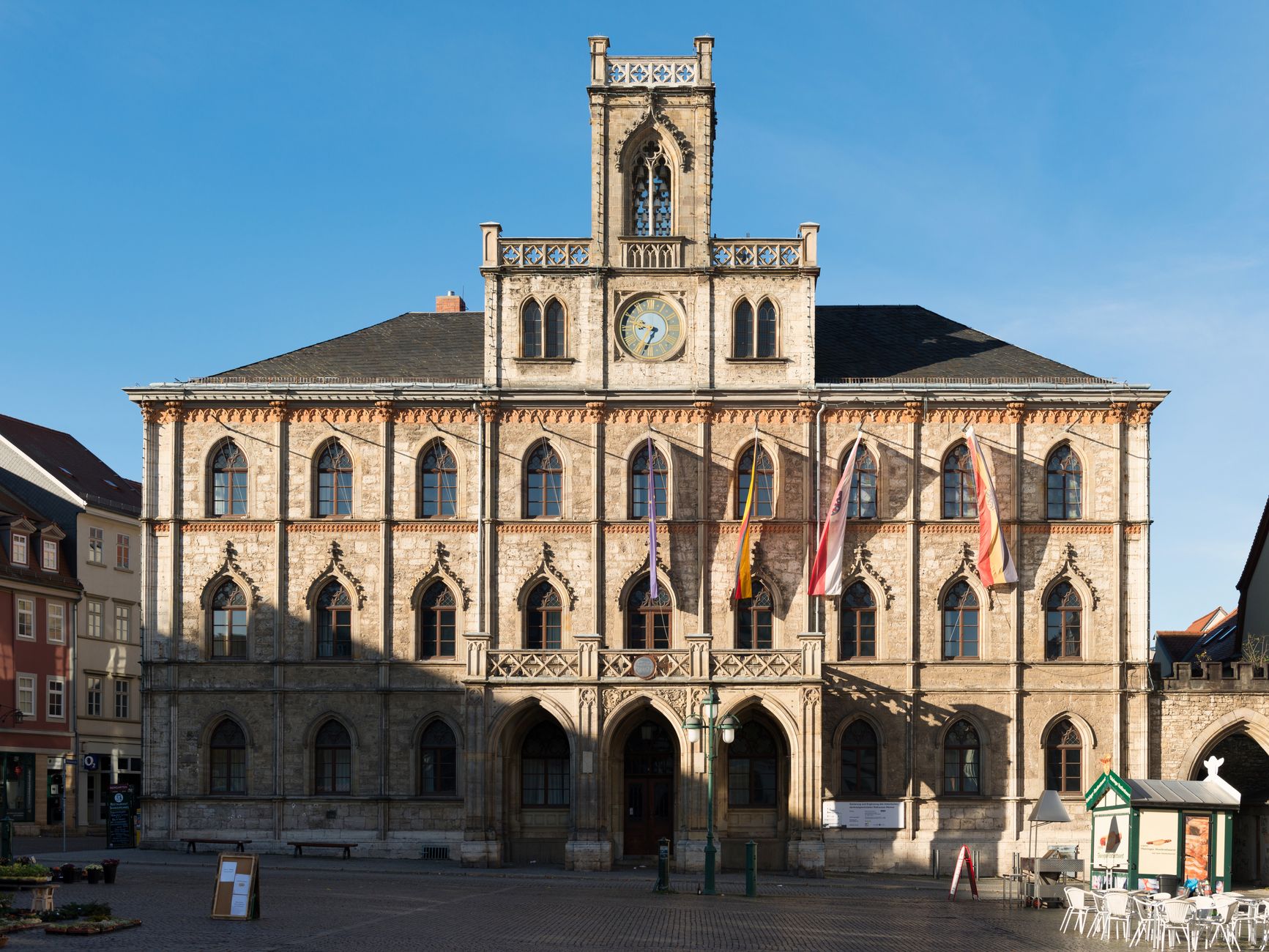 Sachbeschädigung an PKW - Geldbörsendiebstahl - Diebstahl von Grabmal - Kennzeichendiebstahl