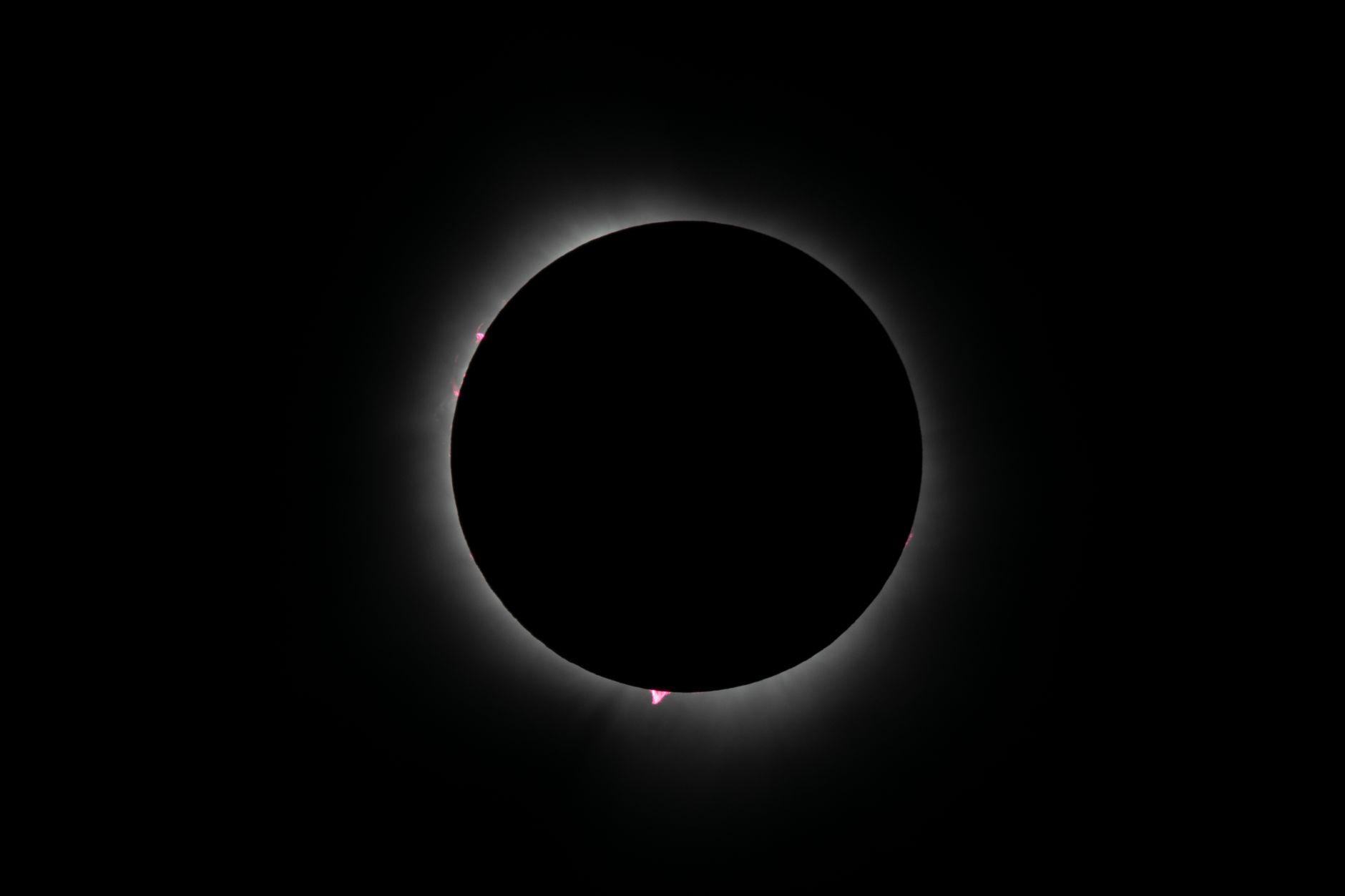Astronomie - Sonnenfinsternis in Teilen Europas - partielle Verdunklung in Deutschland