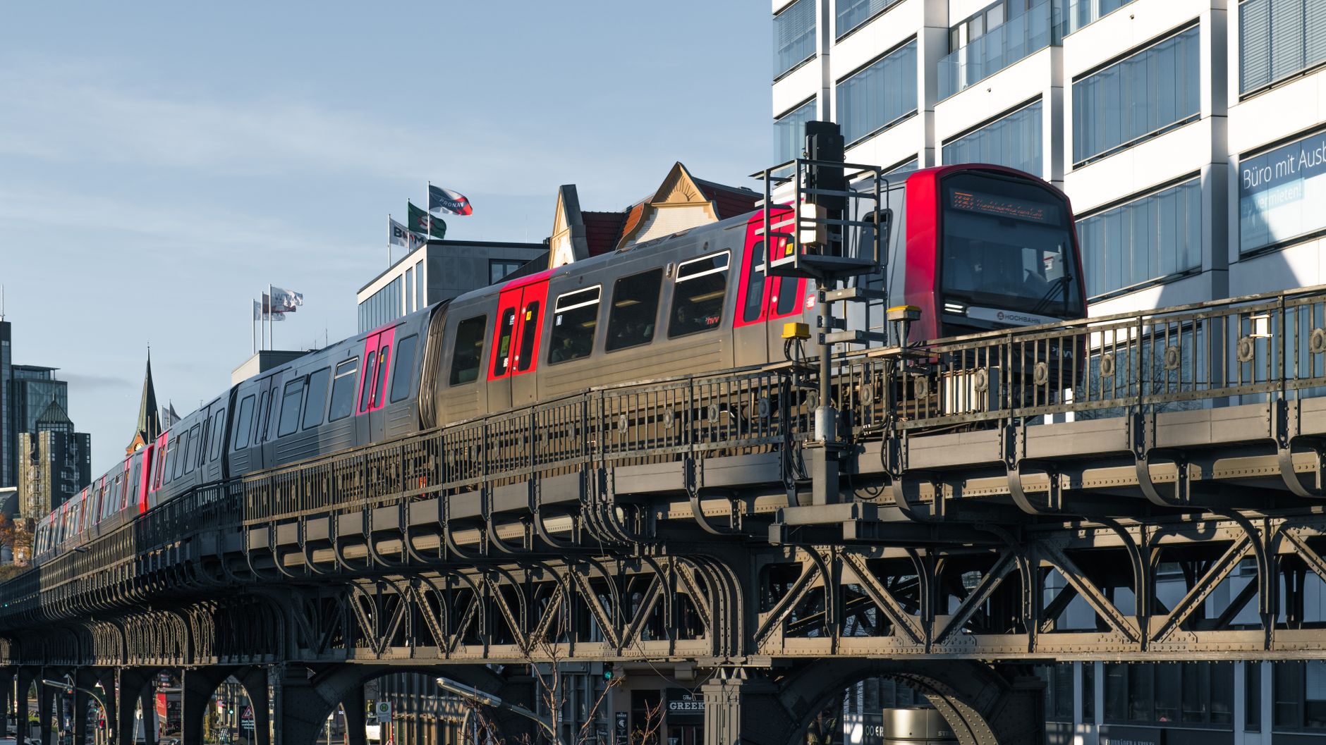 Niedrigwasser: Bahn bietet Hilfe mit mehr Güterzügen an