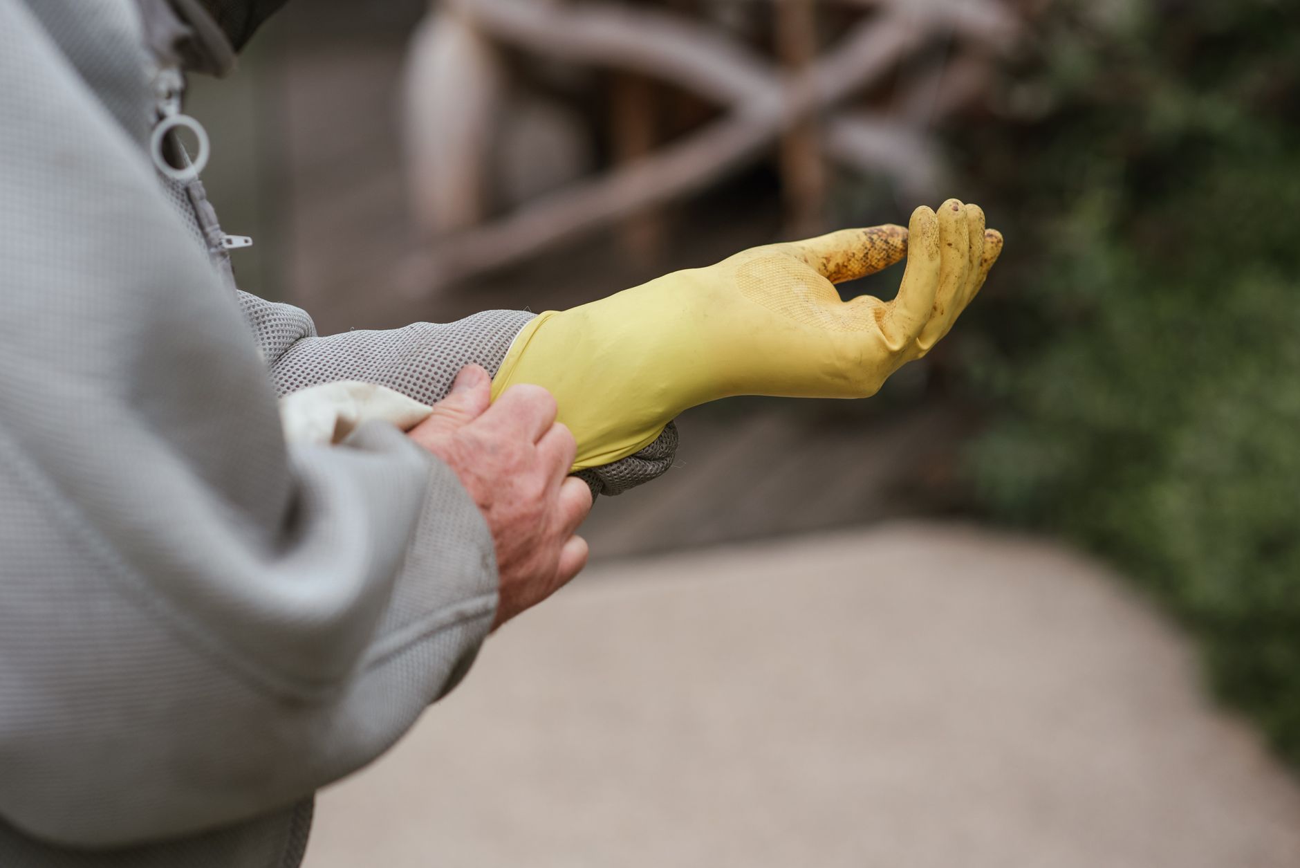USA: ICE will Elektroschock-Handschuhe einsetzen