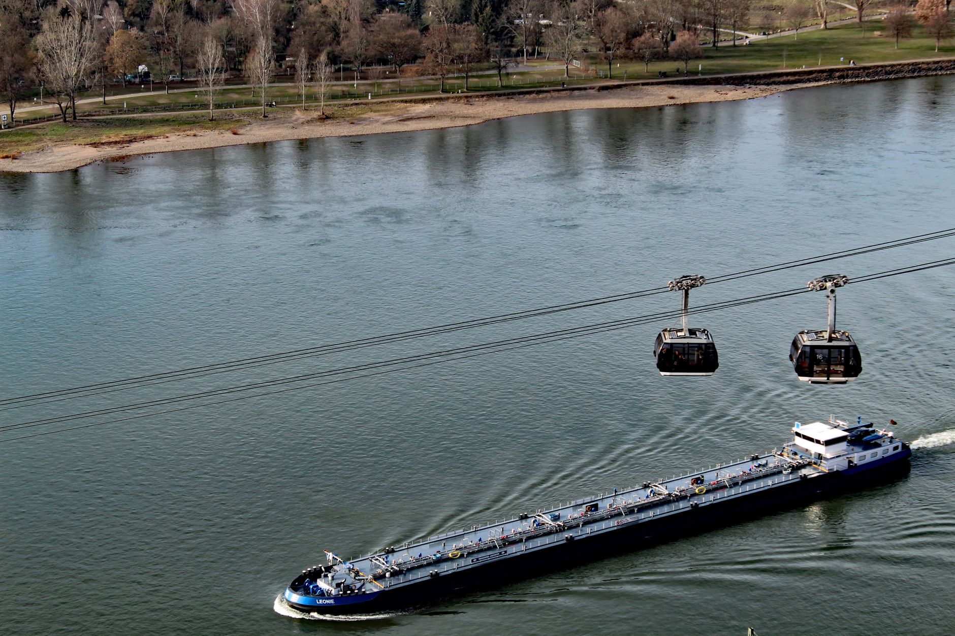 Warum die Fahrrinne im Rhein bisher nicht ausgebaut wurde