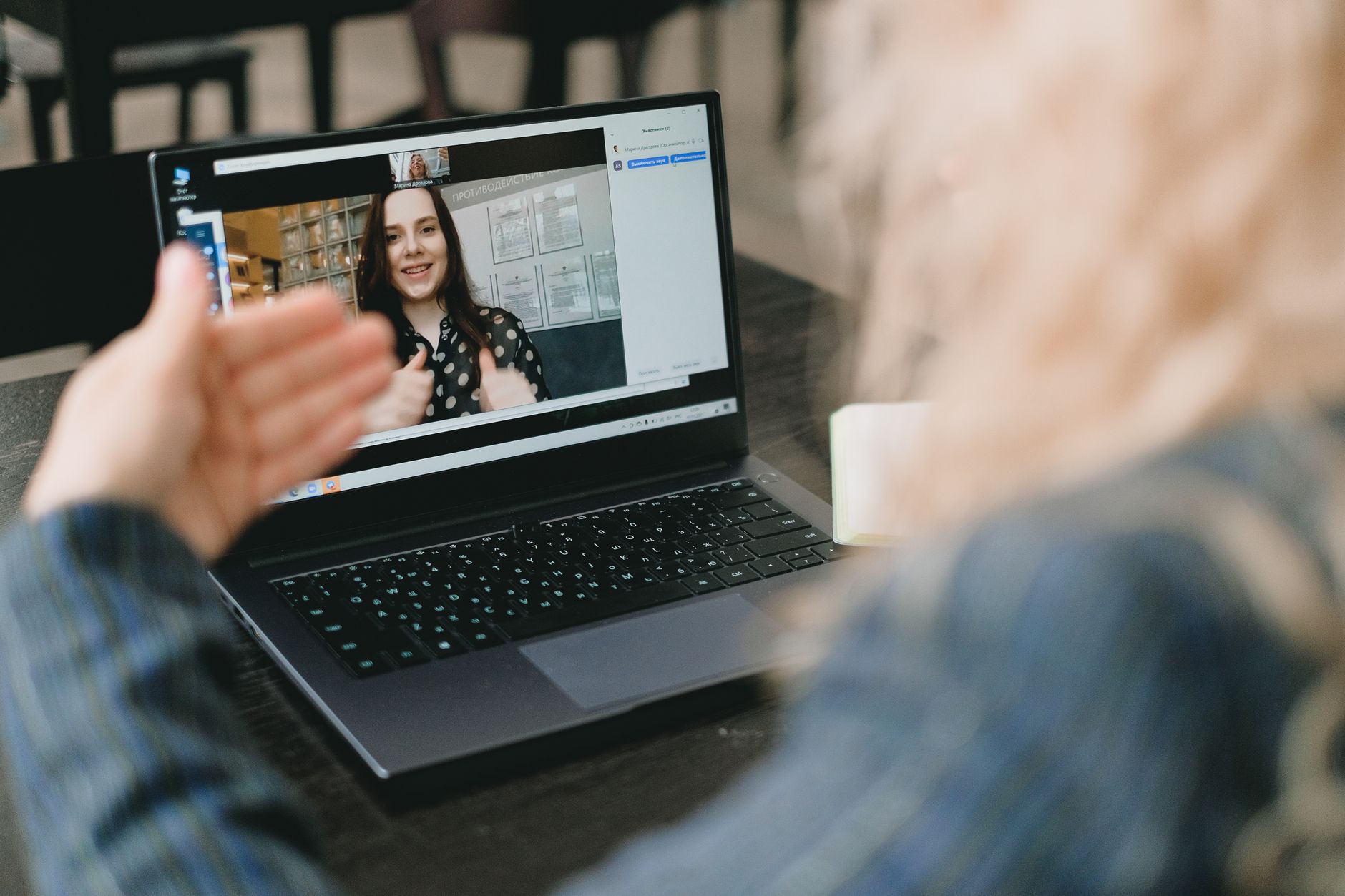 Google Meet: So fertigt Gemini jetzt auch Notizen in Präsenz-Meetings an