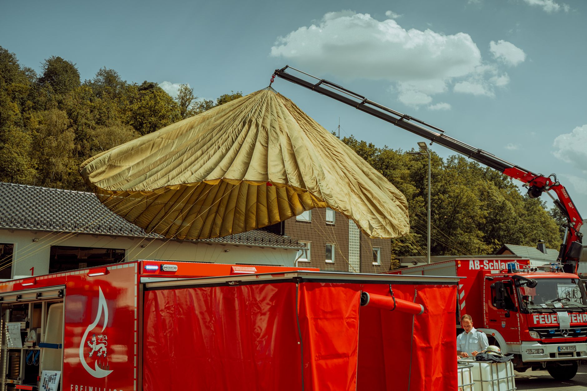 Waldbrände in Deutschland - Bundeswehr im Einsatz gegen Feuer im Hürtgenwald