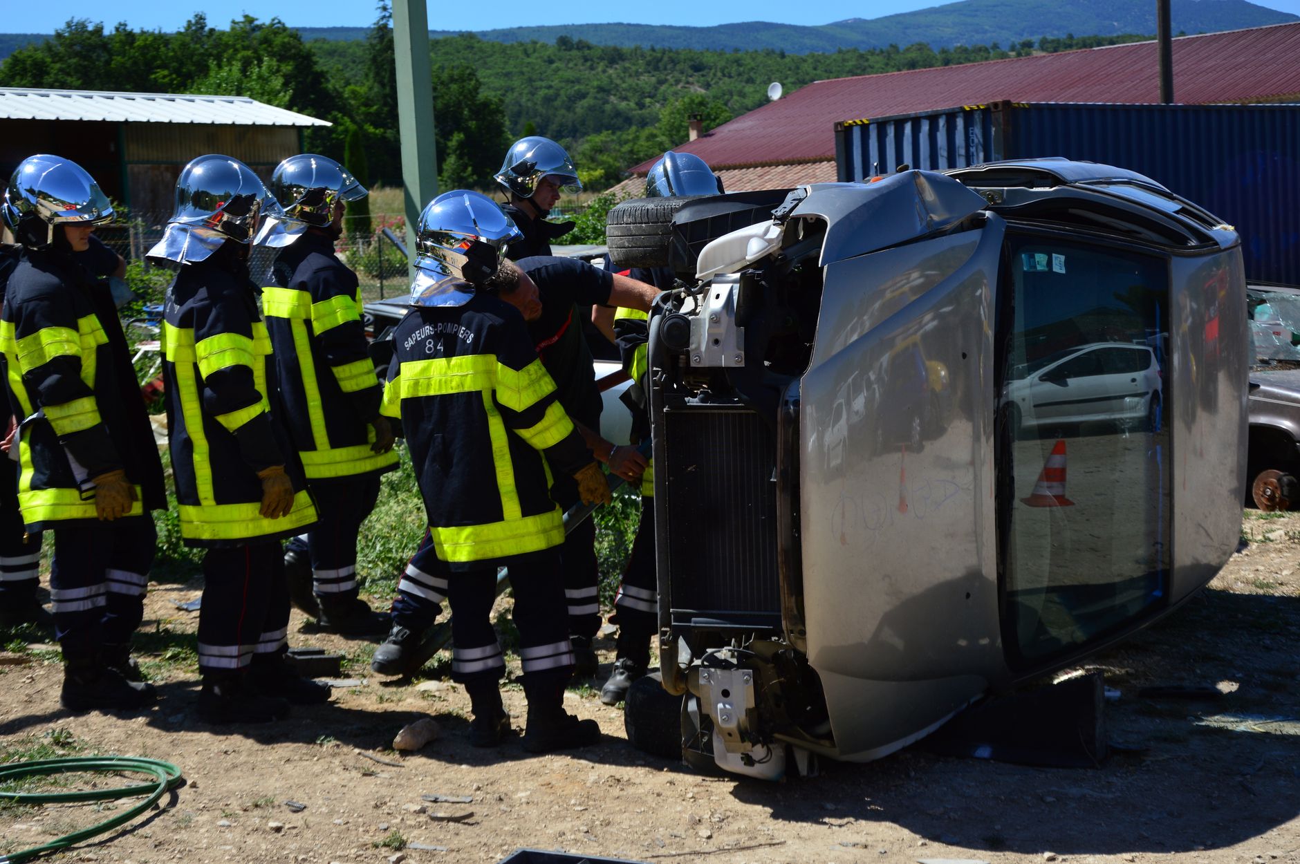Ungarn - Zwölf Tote bei Reisebus-Unfall - Fahrer möglicherweise eingeschlafen