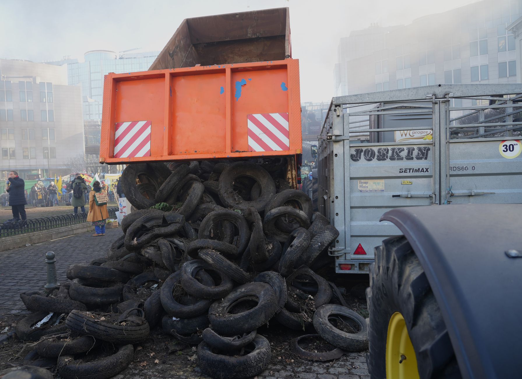 Belgiens Innenminister: Erste Feuerfronten "unter Kontrolle"