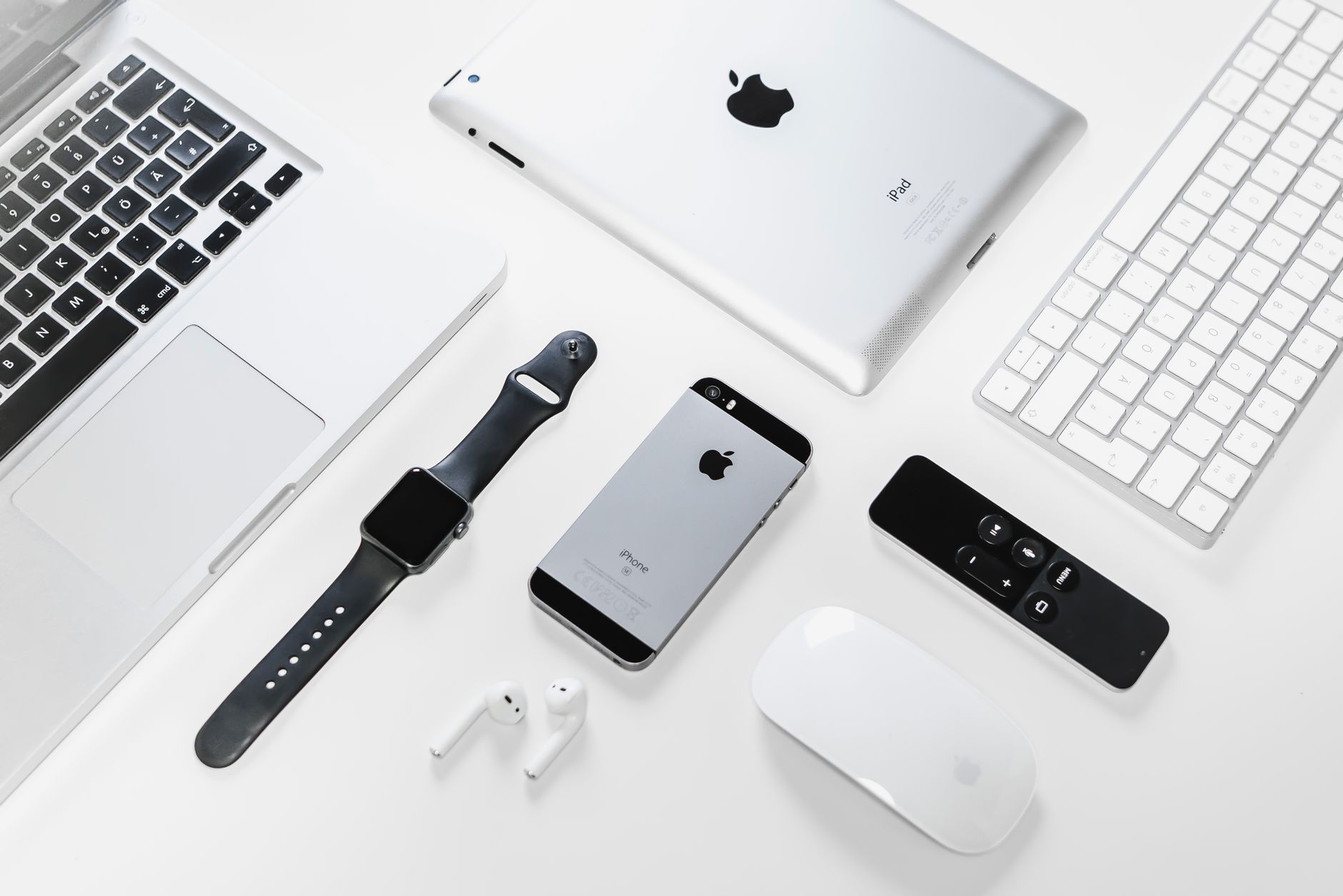 In macOS 26.7: Apple leakt AirPods mit Kamera – und weitere Geräte