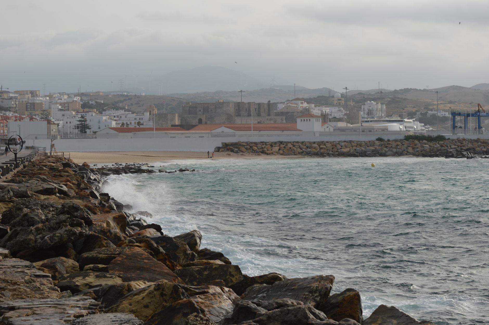 Migration - Ceuta: Spanien will 500 unbegleitete Minderjährige auf das Festland bringen