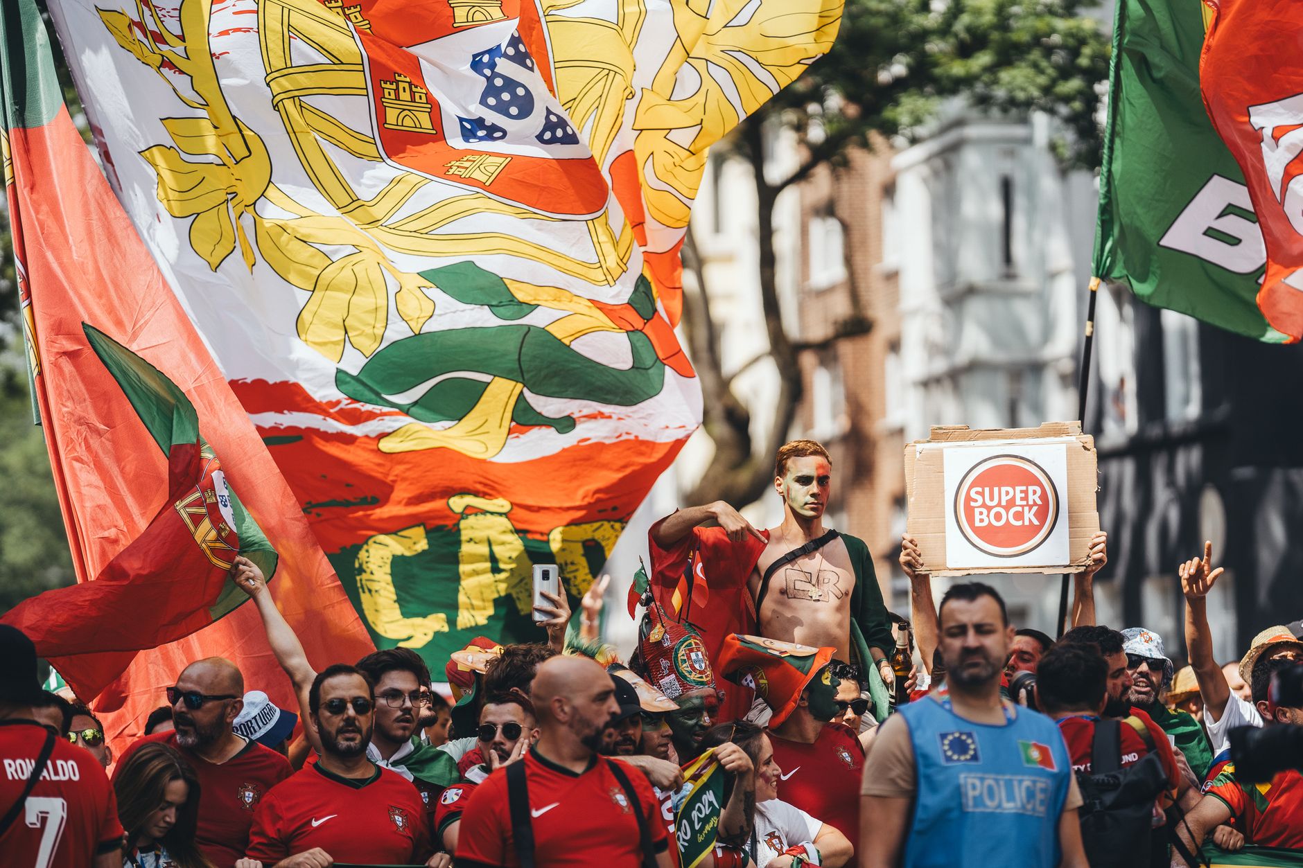 Fußball - Fan-Organisationen verlangen Rücktritt von Infantino