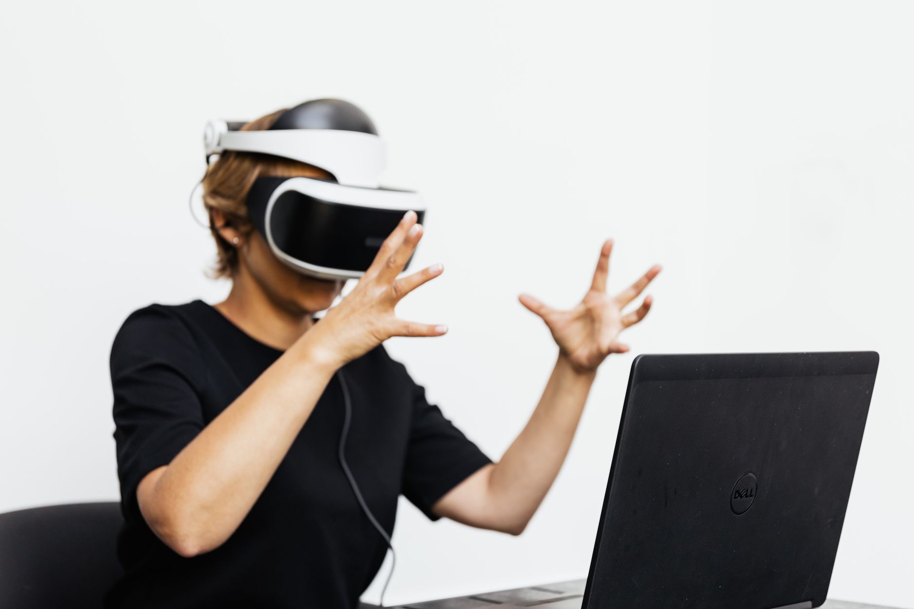 heise+ | Smart Glasses: Warum HateAid jetzt Anzeige gegen Meta erstattet hat