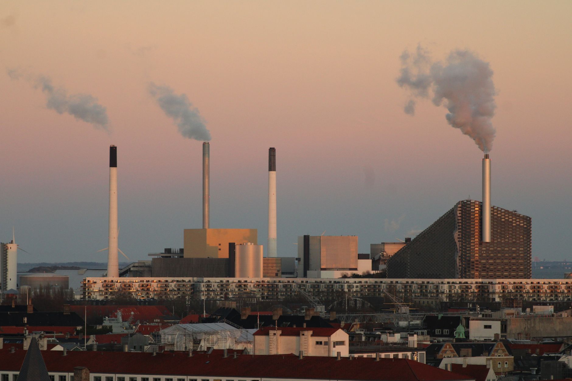 Hilfe ⁠für energieintensive Industrien - "Ungewöhnlich hohe" Gewinne: Polen plant befristete Steuererhöhung für große Energiekonzerne