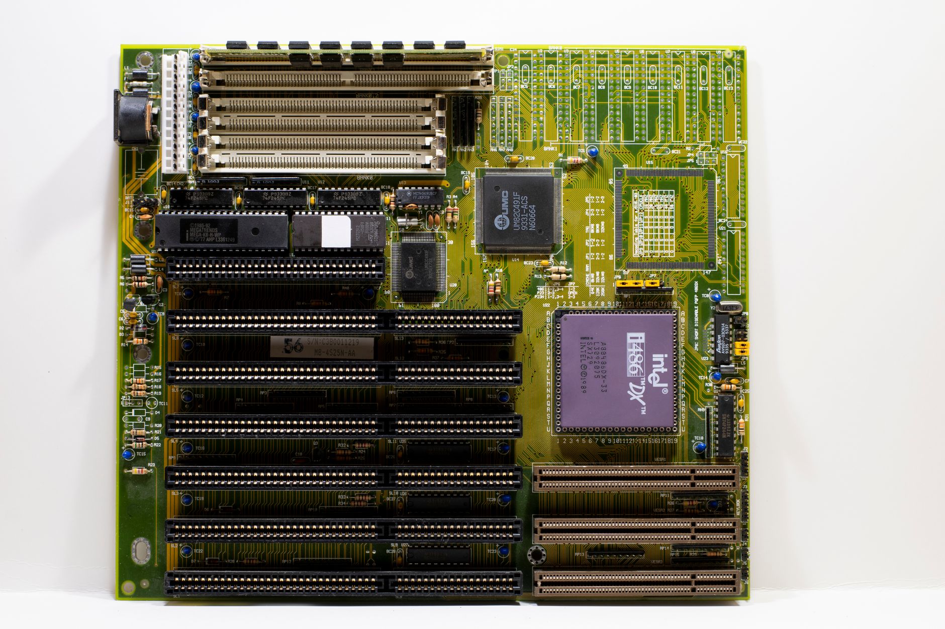 heise+ | Integrierte Grafik von AMD, Intel & Co: Nur Notnagel oder voll spieletauglich?