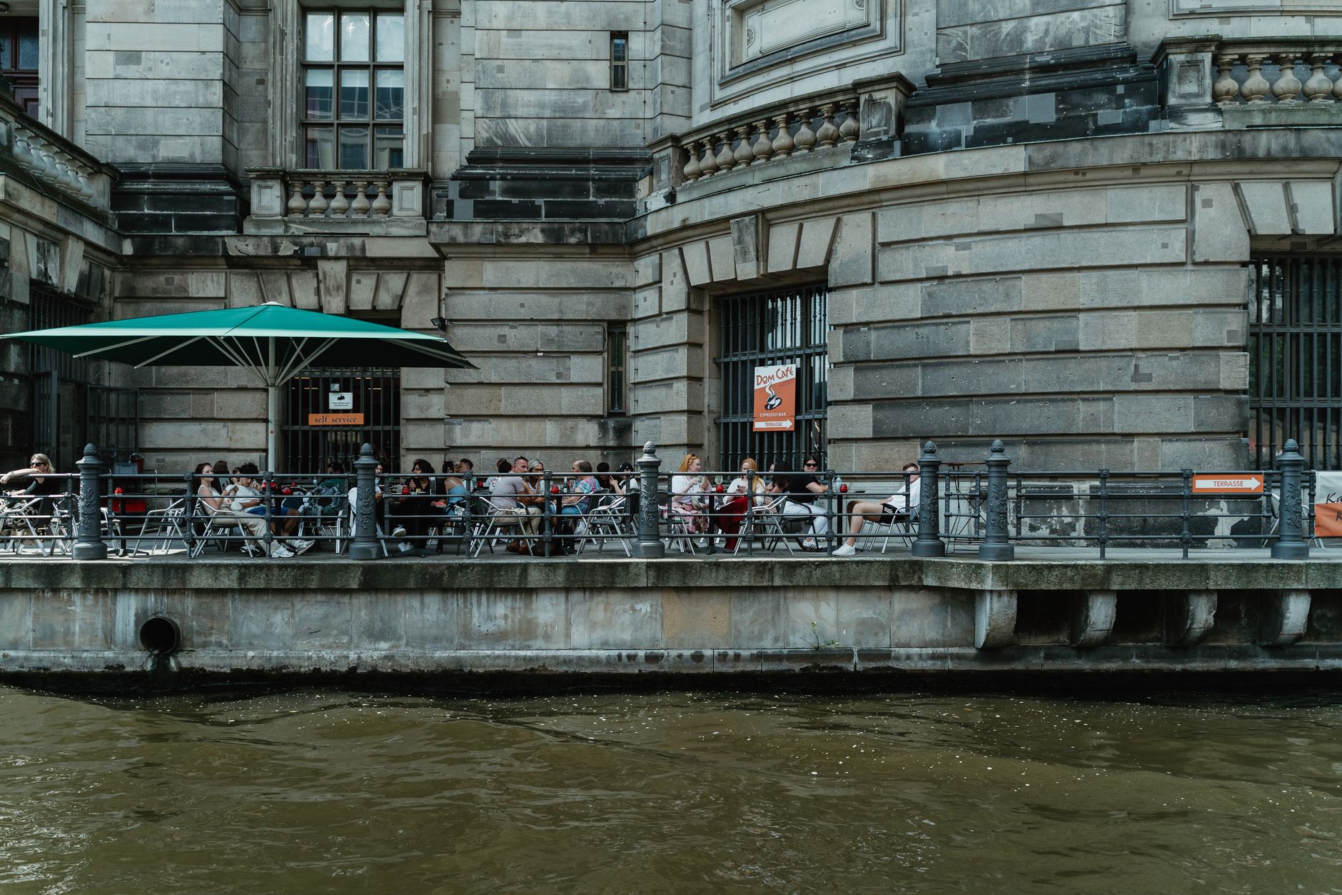 "Wie viele müssen noch ertrinken, damit wir aufwachen?"
