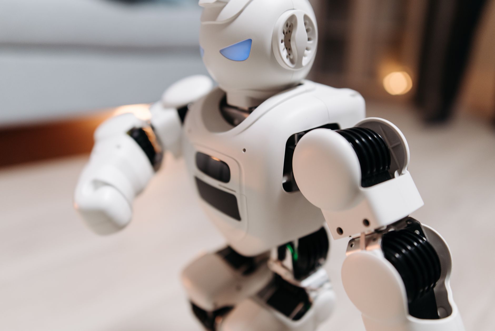 Schneller als Usain Bolt: Humanoider Roboter bricht Weltrekord im Sprint