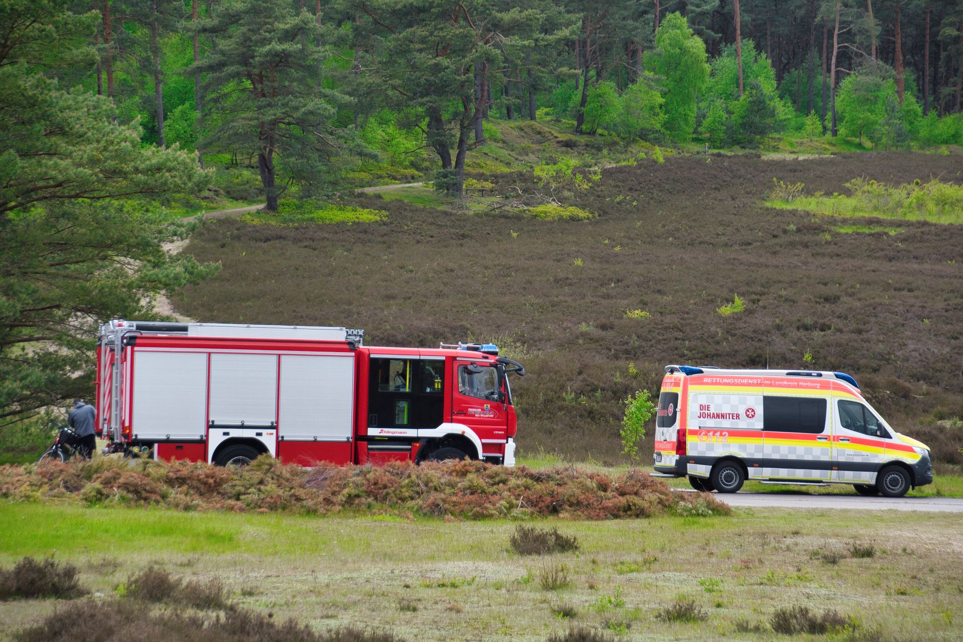 Rettungskräfte im Einsatz - Dutzende Tote und Hunderte Vermisste nach Sturzflut im Grenzgebiet Nepals und Chinas