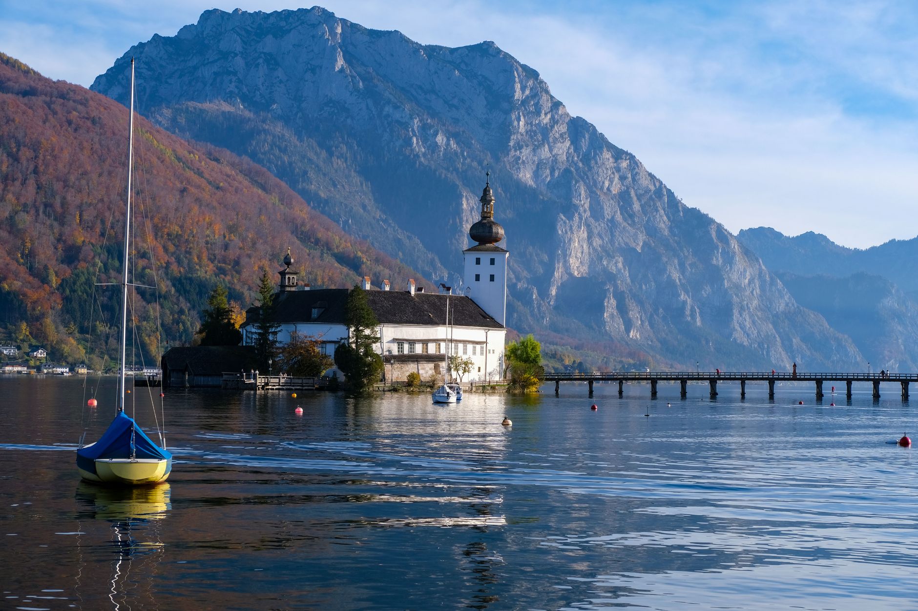 Österreich - Kleinflugzeug in Attersee gestürzt - Wrack in 160 Meter Tiefe