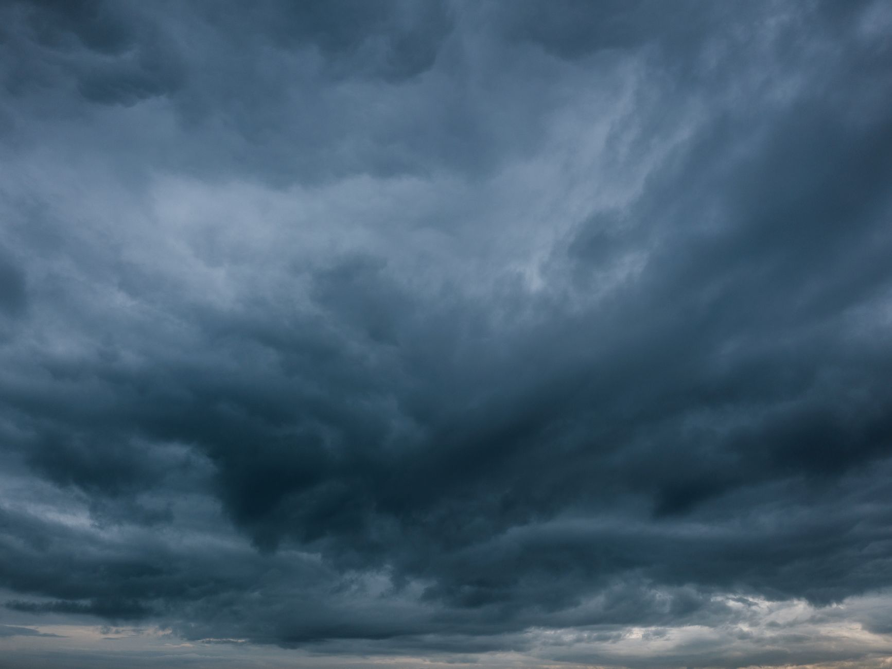 Wetter - Im Westen wolkig mit Gewittern, sonst heiter bis sonnig, 27 bis 34 Grad