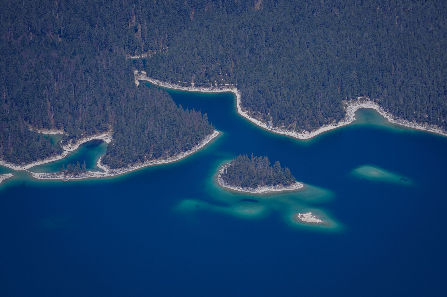 Trump benennt Lake Ontario in "Lake America" um