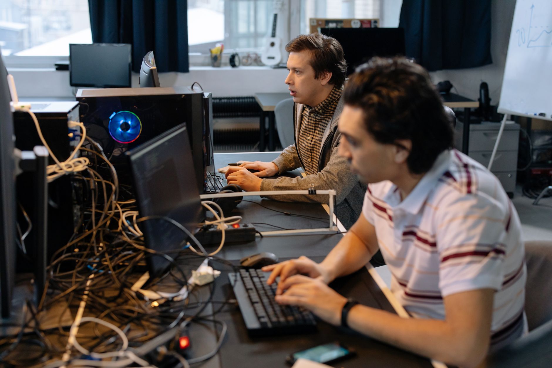 Zwei mutmaßlich zu TeamPCP gehörende Cyberkriminelle in Australien verhaftet