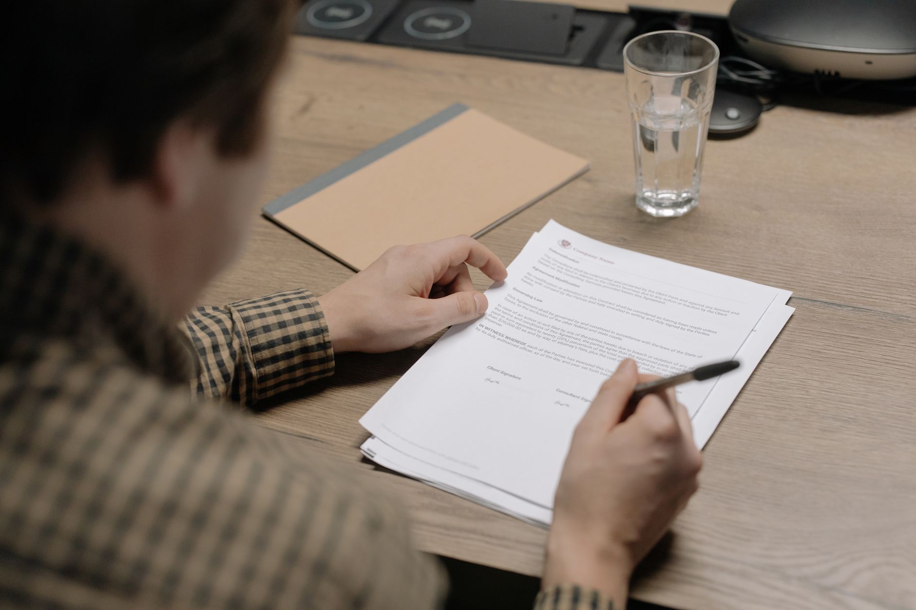 Arbeitsunfähigkeitsbescheinigungen - Unternehmen zahlen Rekordsumme für Lohnfortzahlung im Krankheitsfall