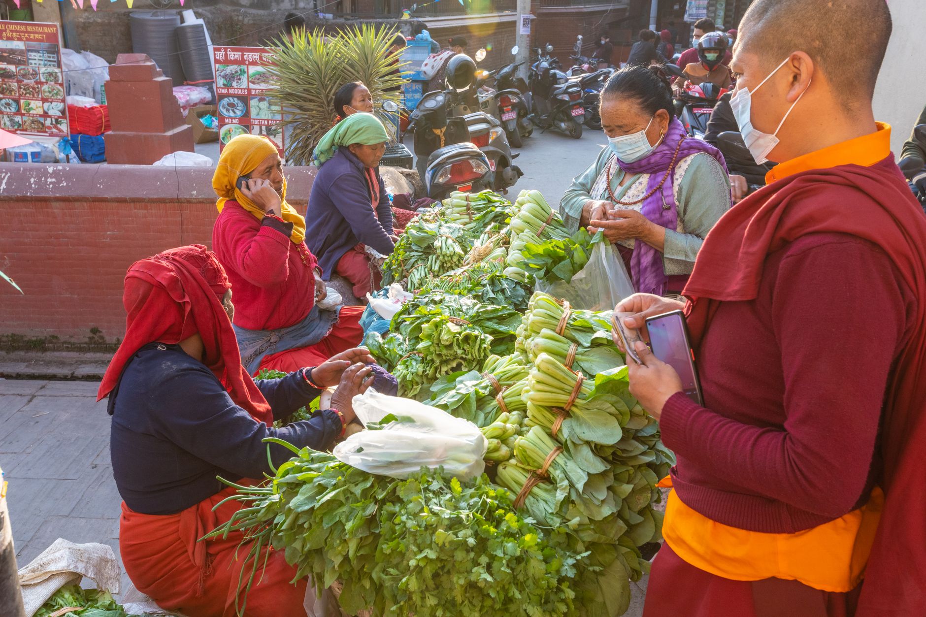 Nepal und China: Opferzahl steigt, Suche nach Vermissten geht weiter