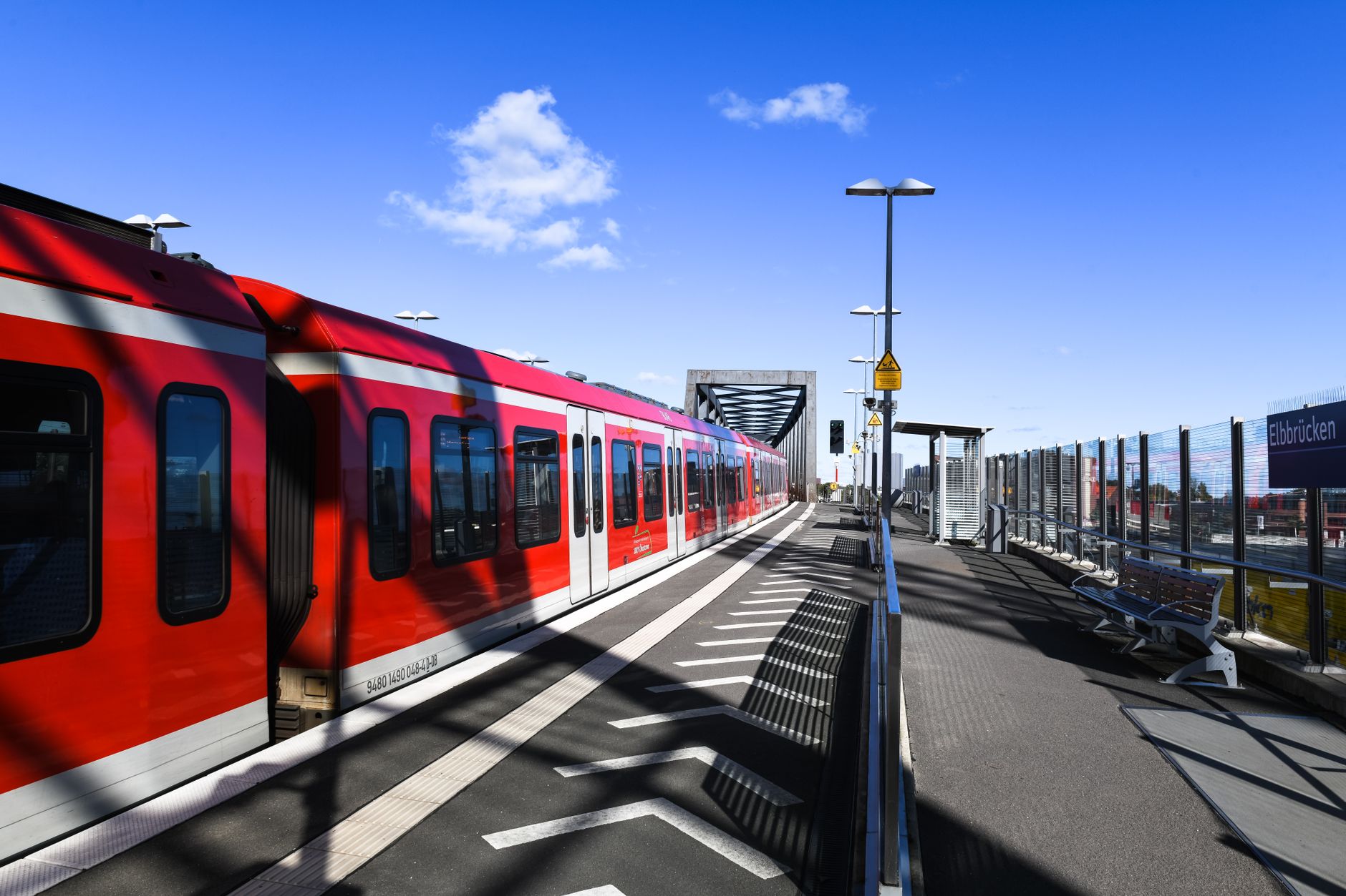 Deutsche Bahn - InfraGo-Chef Nagl: Klare Regelung bei Personen im Gleis für weniger Verspätungen